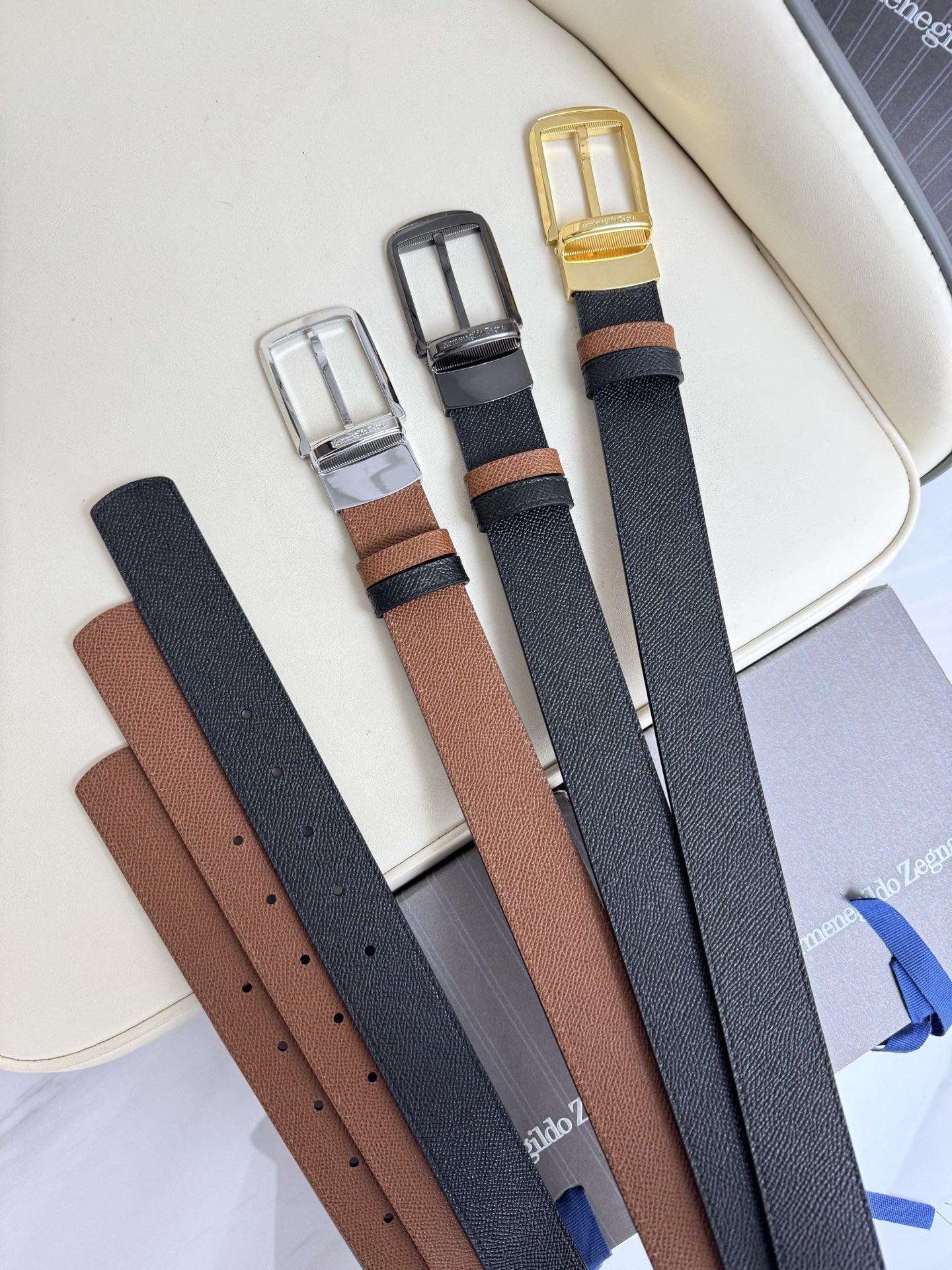 Fashionable Head-Skin Cabinets with Copper Buttons: Packaging and Style in Demand - 图片 9
