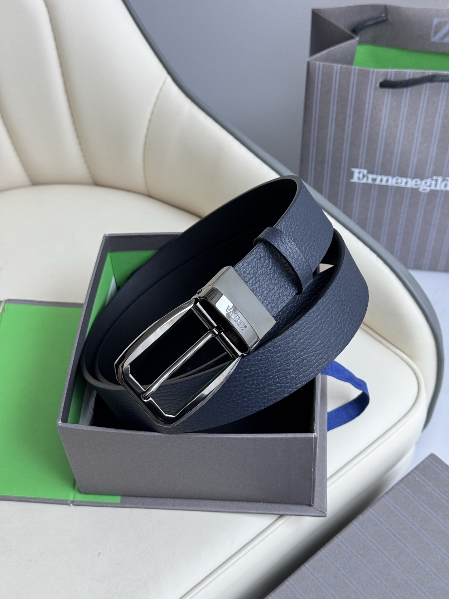 Ermenegildo Zegna Dubbelzijdige Leren Riem - Stijlvol & Veelzijdig