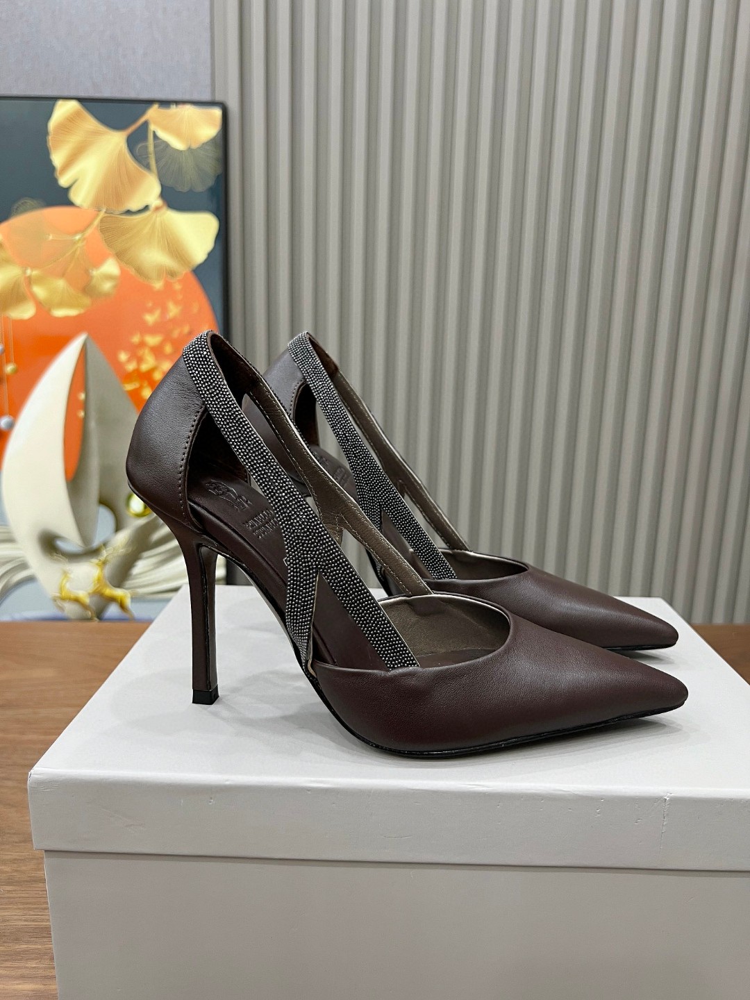 NO:254641,BrunelloCucinelli. Fashionable high-heeled sandals are available in a new style. Imported cashmere, inner sheepskin, pure copper bead chain, beautiful and elegant on the feet, 100% original development. Original packaging, size 35 -42.35, 41, 42 custom-made non-return, high heel 9.5Cm medium heel 6Cm low heel 3.5Cm flat heel 1.5Cm sandals, brunello cucinelli, sandals, sheepskin19860909BrunelloCucinelli .时尚高跟凉鞋上新款了. 面料进口羊绒.内里羊皮,纯铜珠链,上脚美观大方,百分百原版开发.原版包装, 码数35 －42.35 ,41 ,42定做不退换, 高跟9.5Cm 中跟6Cm 低跟3.5Cm 平跟1.5Cm,凉鞋,brunello cucinelli,sandals,sheepskin,Women's Shoes