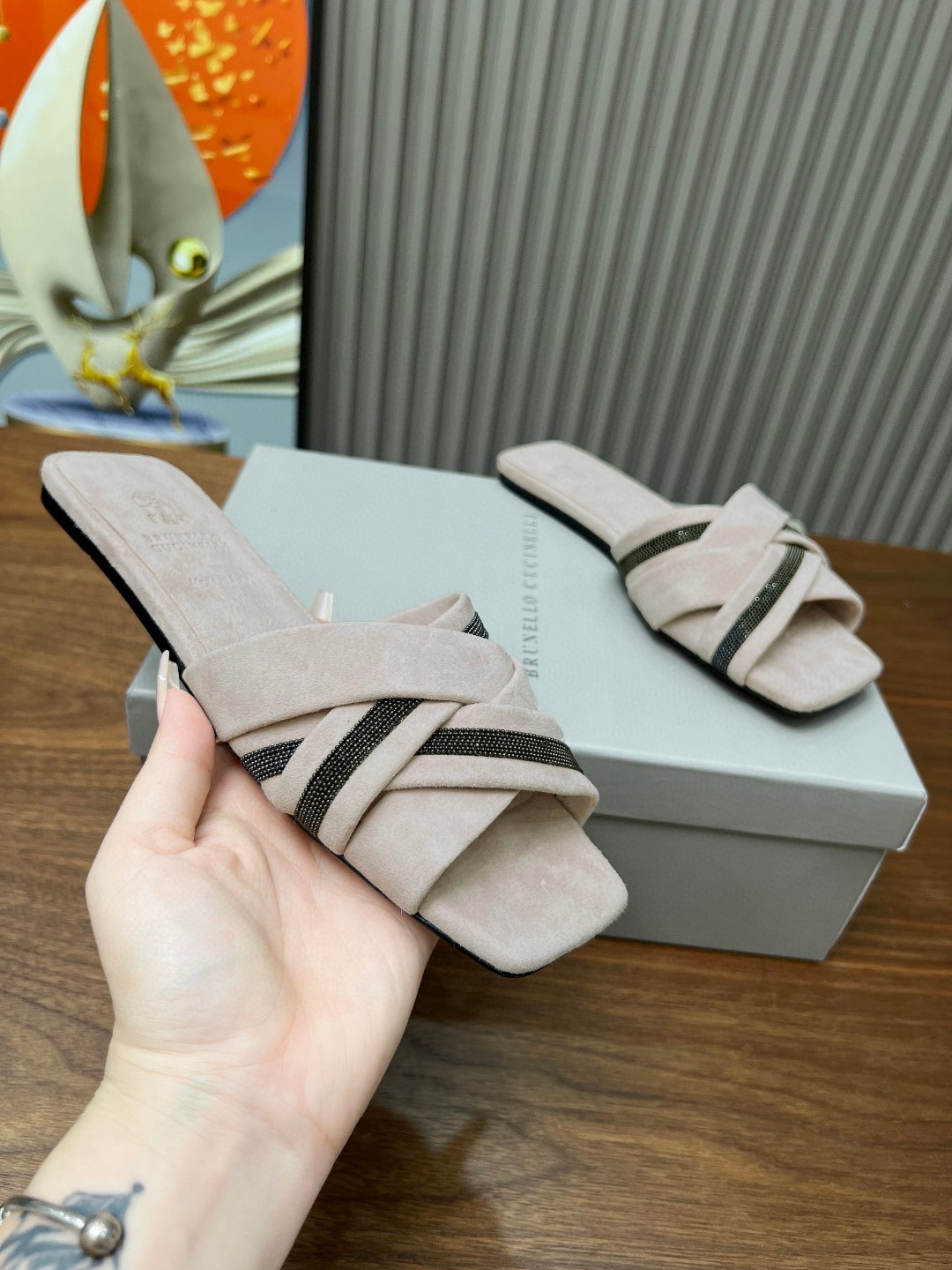 NO:254640,BrunelloCucinelli .B C sandals are available in a new style. Imported cashmere with imported fabric. Imported cashmere in the inner lining, pure copper bead chain, beautiful and elegant on the feet, 100% original development. Original packaging, size 35 -42.35, 41, 42 custom made without return, slippers, brunello cucinelli, sandals, slippers19860909BrunelloCucinelli .B C凉鞋上新款了. 面料进口羊绒.内里进口羊绒,纯铜珠链,上脚美观大方,百分百原版开发.原版包装, 码数35 －42.35 ,41 ,42定做不退换,,拖鞋,brunello cucinelli,sandals,slippers,Women's Shoes