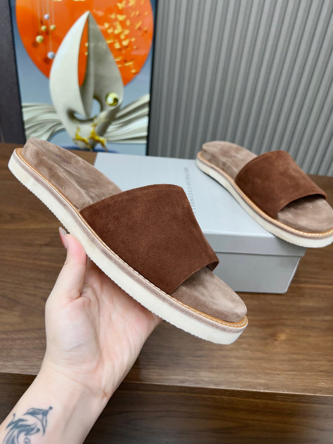 NO:254615,BrunelloCucinelli .B C couple model imported cashmere fabric. Imported lining velvet, beautiful and elegant on the feet, 100% original development. Original packaging, men's size 39-46.39, 45, 46 custom-made non-return and exchange Women's size 36-42.41, 42 custom-made non-return and exchange, slippers, brunello cucinelli, slippers19860909BrunelloCucinelli .B C情侣款 面料进口羊绒.里料进口牛绒,上脚美观大方,百分百原版开发.原版包装, 男装码数39— 46.39,45,46定做不退换 女装码数36-42.41,42定做不退换,拖鞋,brunello cucinelli,slippers,Women's Shoes