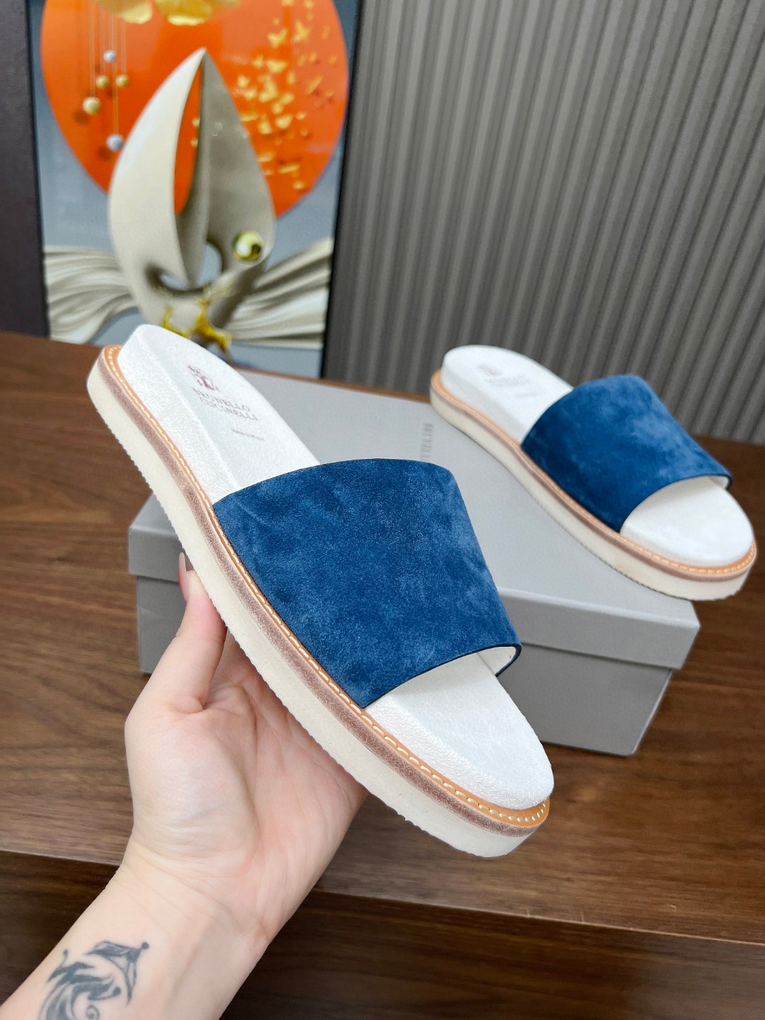 NO:254617,BrunelloCucinelli .B C couples men and women's height-enhancing shoes are available in new style. Imported velvet fabric. Imported velvet in the inner lining, original buckle, pure copper bead chain, beautiful and elegant on the feet, 100% original development. Original packaging, men's size number 39-46., 45, 46 custom-made without return and exchange Women's size number 36-42..41.42 custom-made, slippers, brunello cucinelli, slippers19860909BrunelloCucinelli .B C情侣款男女增高鞋上新款了. 面料进口牛绒.内里进口牛绒,原版扣,纯铜珠链,上脚美观大方,百分百原版开发.原版包装, 男装码数39－46.,45,46定做不退换 女装码数36-42..41.42码定做,拖鞋,brunello cucinelli,slippers,Women's Shoes