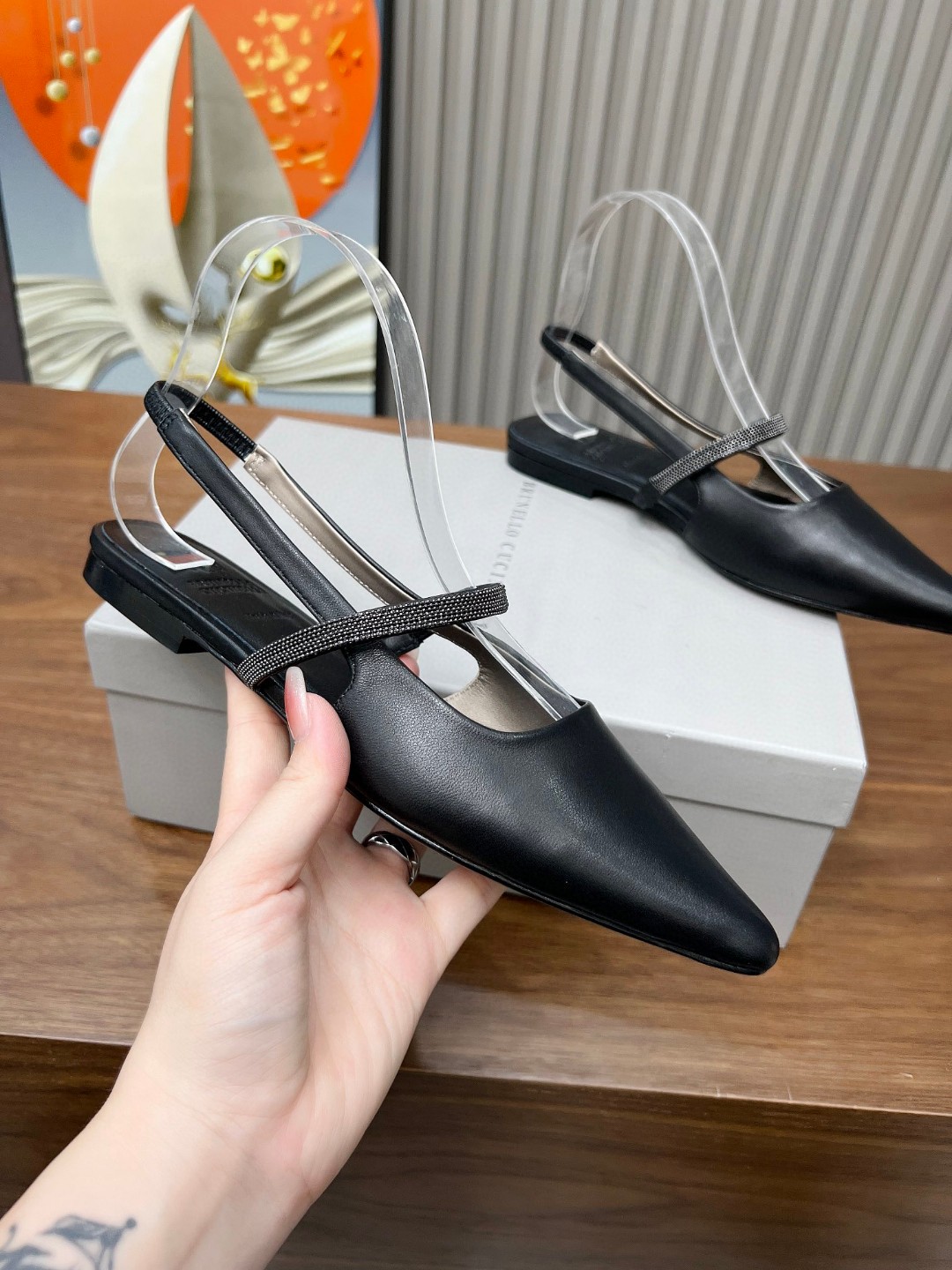 NO:254619,BrunelloCucinelli. Fashionable high-heeled sandals are available in a new style. Imported cashmere, inner sheepskin, pure copper bead chain, beautiful and elegant on the feet, 100% original development. Original packaging, size 35 -42.35, 41, 42 custom-made non-return, high heel 9.5Cm medium heel 6Cm low heel 3.5Cm flat heel 1.5Cm sandals, brunello cucinelli, sandals, sheepskin19860909BrunelloCucinelli .时尚高跟凉鞋上新款了. 面料进口羊绒.内里羊皮,纯铜珠链,上脚美观大方,百分百原版开发.原版包装, 码数35 －42.35 ,41 ,42定做不退换, 高跟9.5Cm 中跟6Cm 低跟3.5Cm 平跟1.5Cm,凉鞋,brunello cucinelli,sandals,sheepskin,Women's Shoes