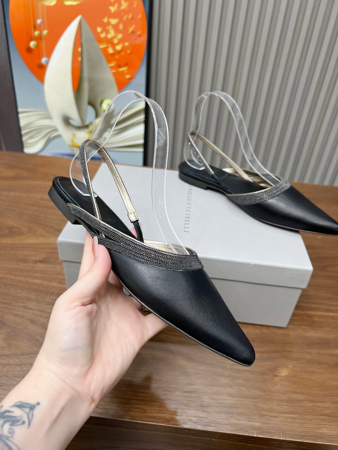 NO:254632,BrunelloCucinelli. Fashionable high heel sandals are available in a new style. The fabric is imported sheepskin. Cowhide inner leather, pure copper bead chain, beautiful and elegant on the feet, and 100% original development. Original packaging, size 35 -42.35, 41, 42 custom-made non-return and exchange, high heel 9.5Cm medium heel 6Cm low heel 3.5Cm flat heel 1.5Cm sandals, brunello cucinelli, sandals, cowhide, sheepskin19860909BrunelloCucinelli .时尚高跟凉鞋上新款了. 面料进口羊皮.内里牛皮,纯铜珠链,上脚美观大方,百分百原版开发.原版包装, 码数35 －42.35 ,41 ,42定做不退换, 高跟9.5Cm 中跟6Cm 低跟3.5Cm 平跟1.5Cm,凉鞋,brunello cucinelli,sandals,cowhide,sheepskin,Women's Shoes