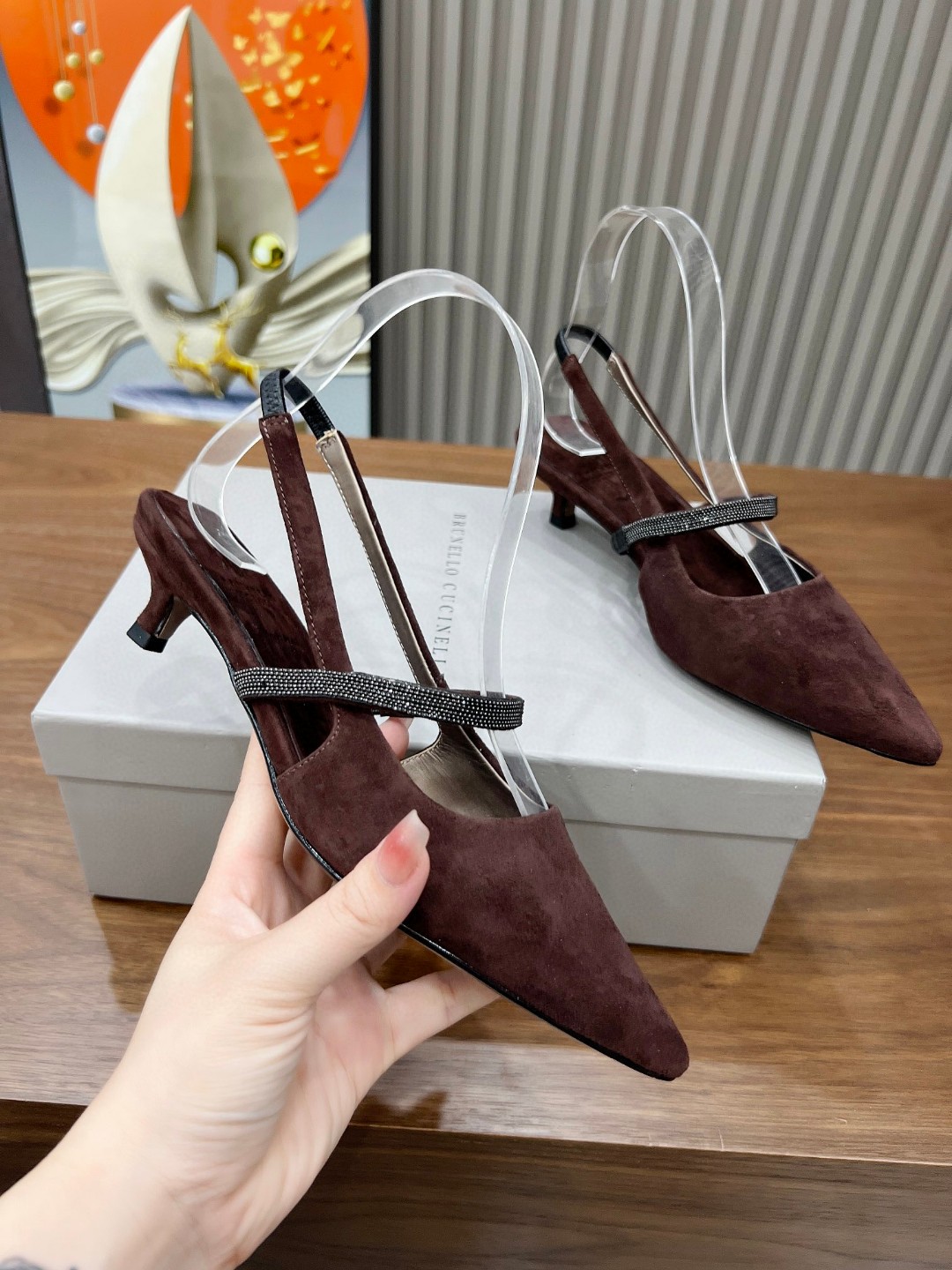 NO:437687,BrunelloCucinelli. Fashionable high heel sandals are available in a new style. The fabric is imported sheepskin. Cowhide inner leather, pure copper bead chain, beautiful and elegant on the feet, and 100% original development. Original packaging, size 35 -42.35, 41, 42 custom-made non-return and exchange, high heel 9.5Cm medium heel 6Cm low heel 3.5Cm flat heel 1.5Cm sandals, brunello cucinelli, sandals, cowhide, sheepskin19860909BrunelloCucinelli .时尚高跟凉鞋上新款了. 面料进口羊皮.内里牛皮,纯铜珠链,上脚美观大方,百分百原版开发.原版包装, 码数35 －42.35 ,41 ,42定做不退换, 高跟9.5Cm 中跟6Cm 低跟3.5Cm 平跟1.5Cm,凉鞋,brunello cucinelli,sandals,cowhide,sheepskin,Women's Shoes