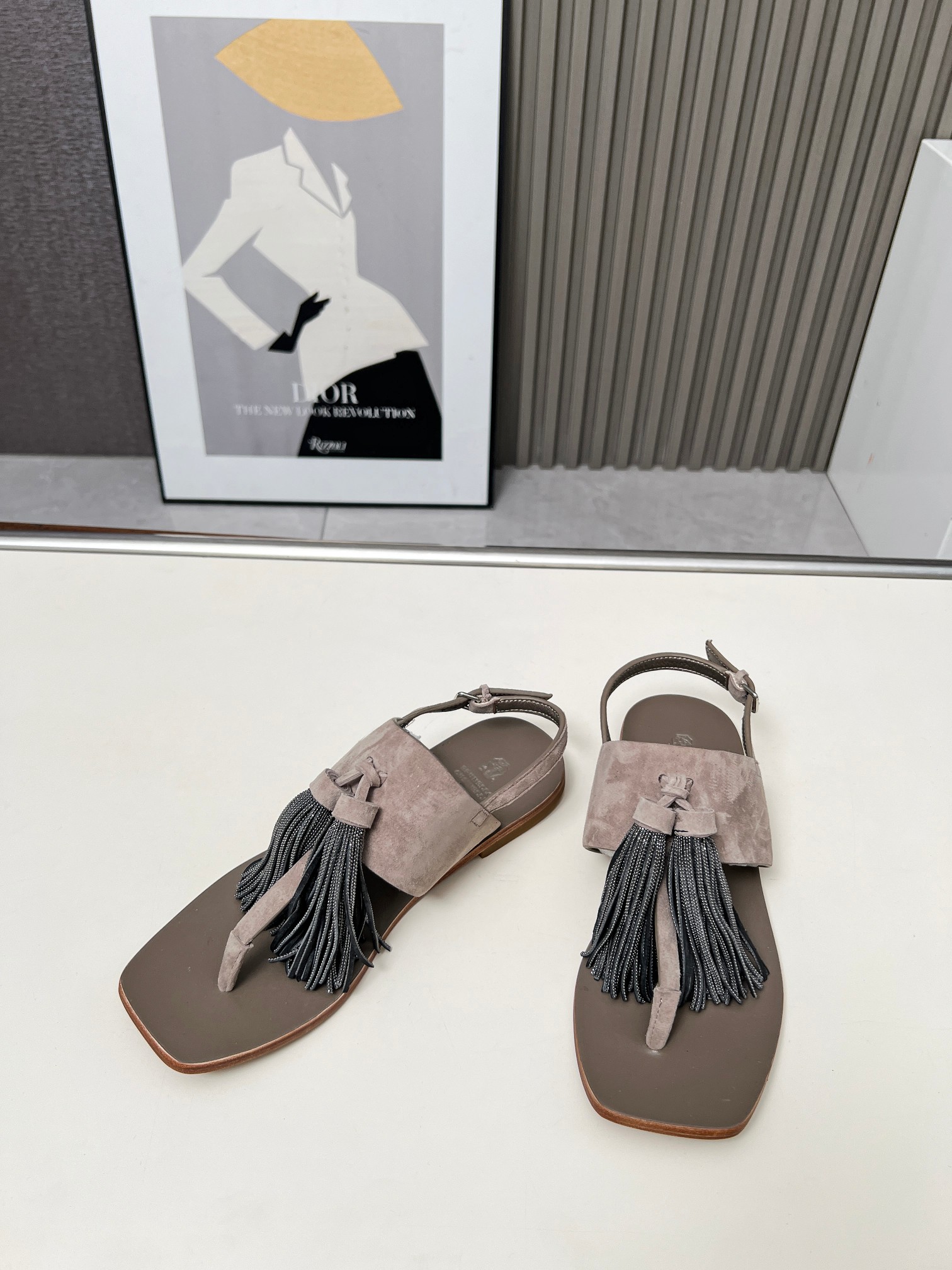 Fashion Highlights: P700 Collection by Runello Cucinelli – B C Sandals and Luxe Materials - 图片 5
