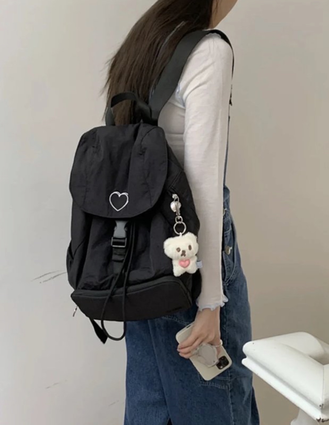 Lightweight backpack designed for effortless shoulder carry - Comprehensive 5
