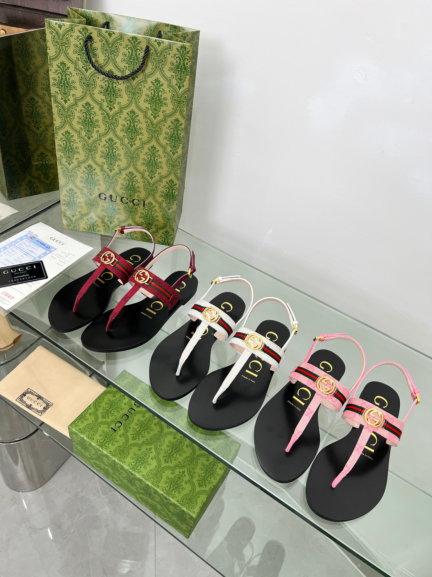 NO:232504,GUCCI Spring and Summer Latest Model [Celebration] [Celebration] [Celebration] 1-1 copy of the counter, original hardware buckle mold opening. Internet celebrity celebrities’ favorite. Welcome to transfer pictures and sell [Send] [Send] [Send] Size 36-44 sizes, rubber sole, split-toe shoes, gucci19860909GUCCI春夏最新款[庆祝][庆祝][庆祝] 专柜1比1复制, 原版五金扣开模. 网红明星最爱. 欢迎转图爆卖[發][發][發] 码数36-44码 橡胶底,分趾鞋,gucci,Women's Shoes