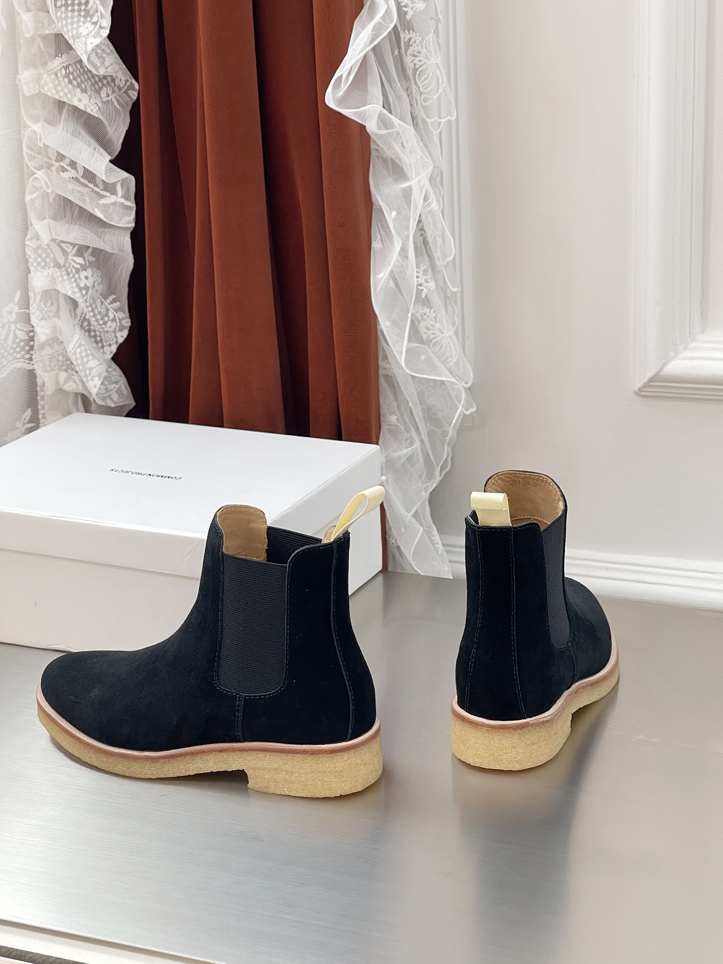 Review: Common Projects Chelsea Boots for Men – Classic, Stylish, and Comfortable - 图片 4