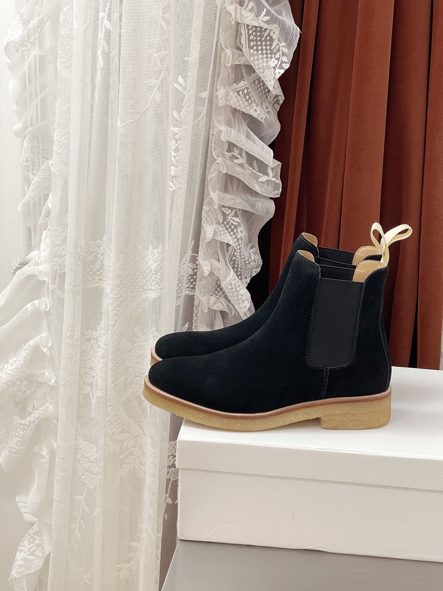 Review: Common Projects Chelsea Boots for Men – Classic, Stylish, and Comfortable - 图片 5