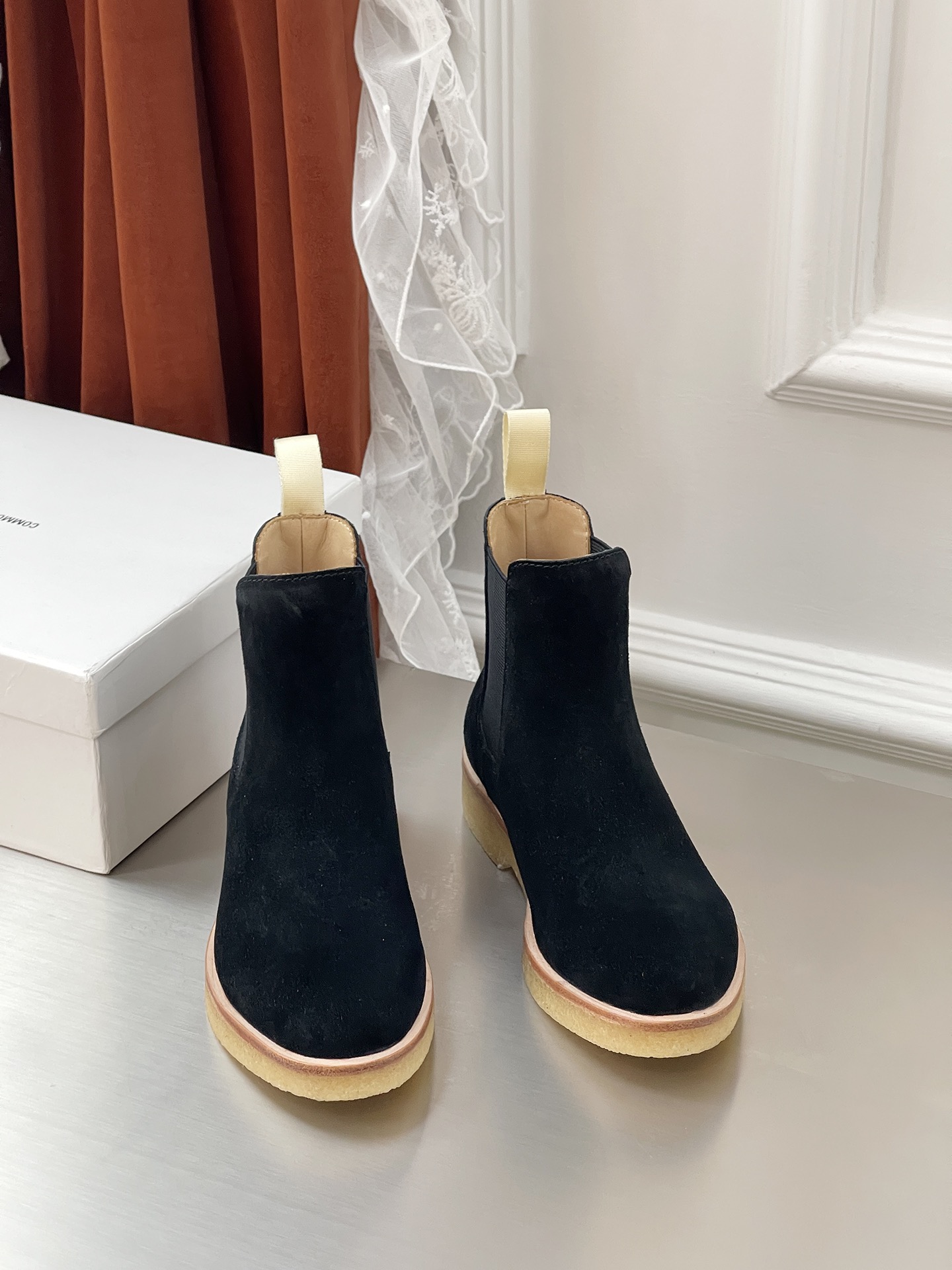 Review: Common Projects Chelsea Boots for Men – Classic, Stylish, and Comfortable