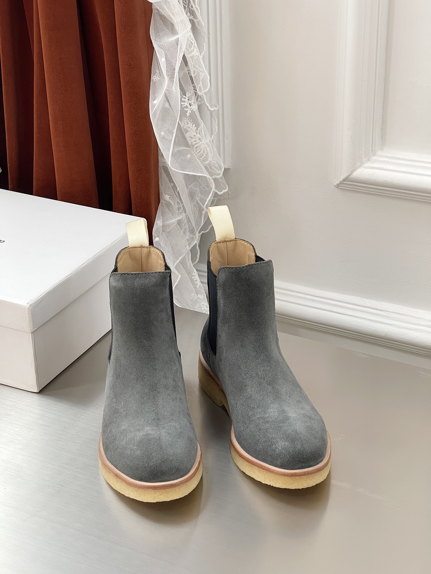 Review: Common Projects Chelsea Boots for Men: Classic, Versatile, and Stylish.