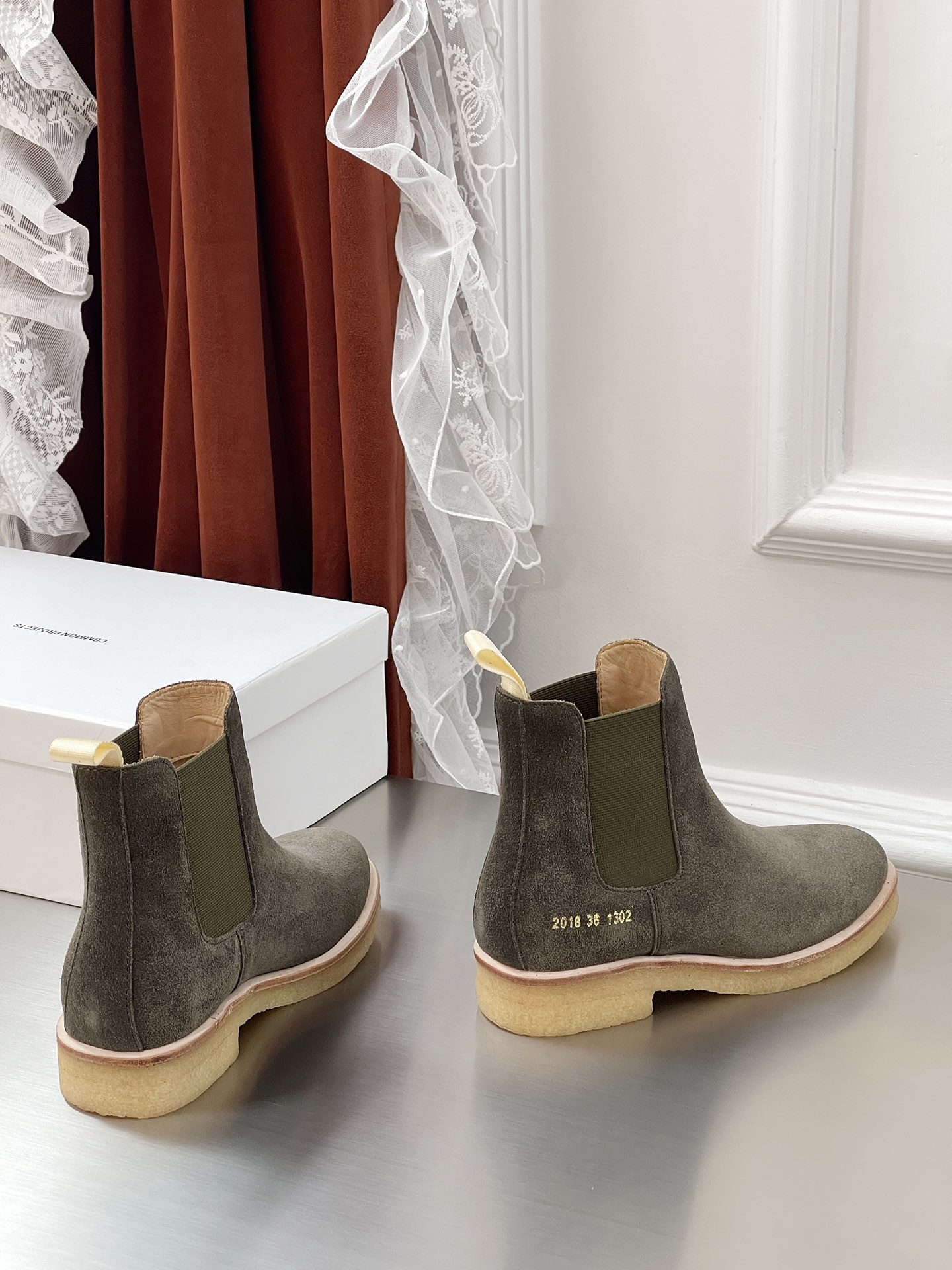Review: Common Projects Chelsea Boots – Stylish and Comfortable Footwear for Men - 图片 6