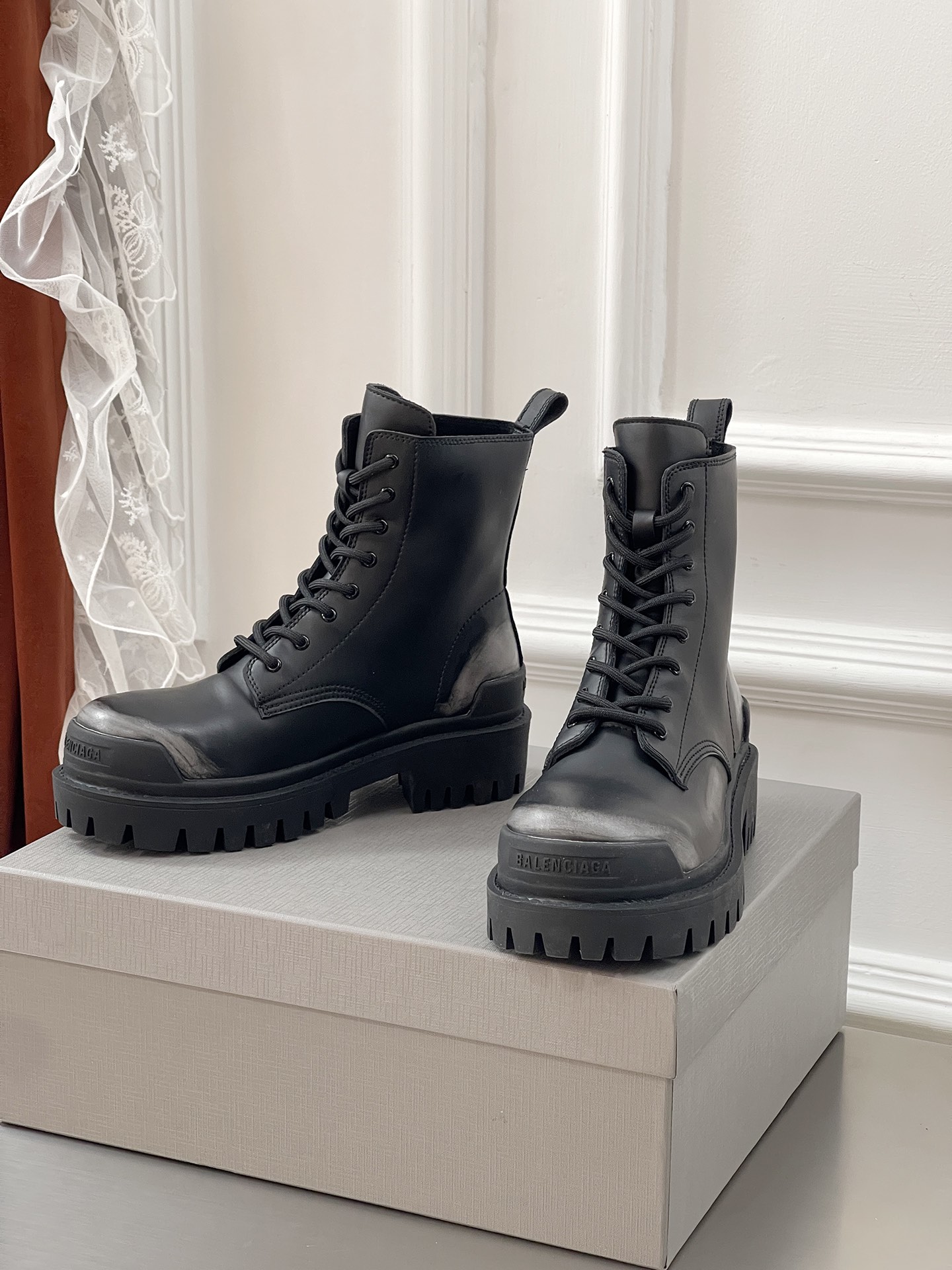 Luxurious Balenciaga STRIKE Women’s Boots: Modern Profiles with Traditional Retrospect Lines