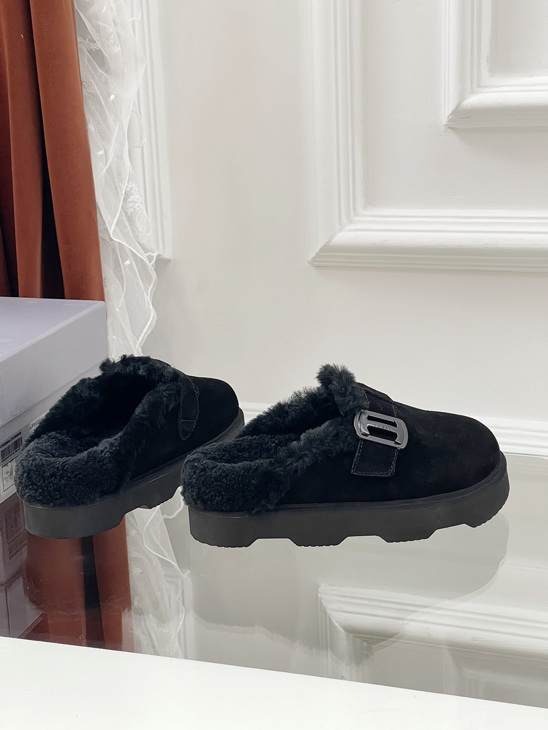 Cozy Wool Slippers with Unique Zephyr Soles for Women: Hogan-Holded Collection - 图片 6