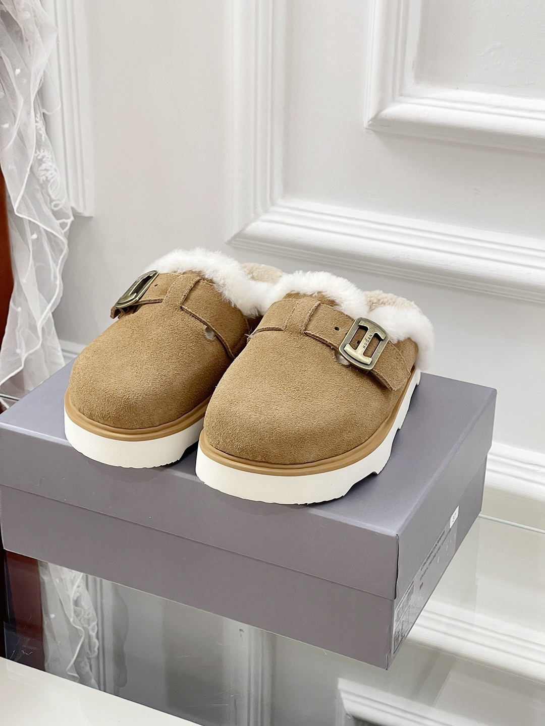 Cozy Wool Slippers with Cow Velvet and Zephyr Soles for Women. - 图片 3