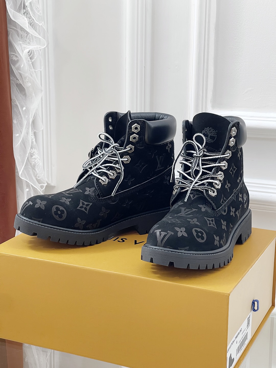 LV x Timberland Collaboration: Italian-Made Leather Shoes with LV Style - 图片 2