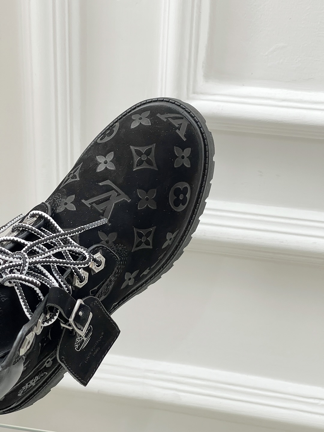 LV x Timberland Collaboration: Italian-Made Leather Shoes with LV Style - 图片 7