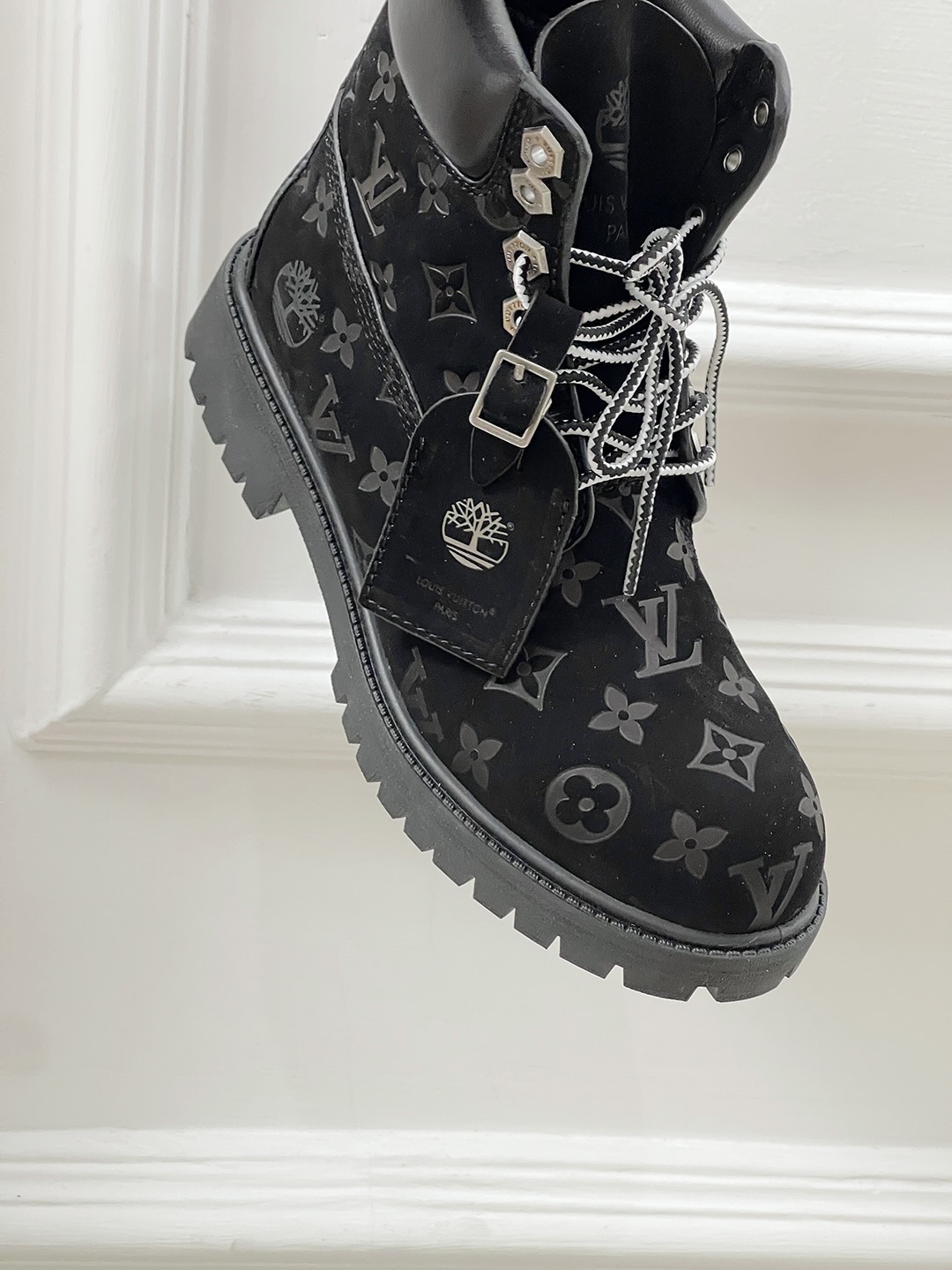 LV x Timberland Collaboration: Italian-Made Leather Shoes with LV Style - 图片 6