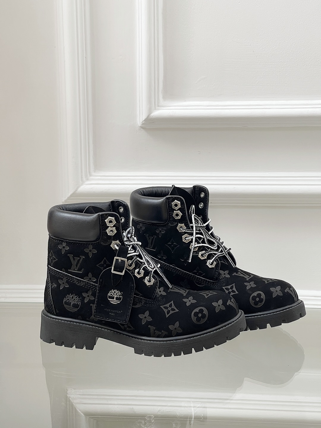 LV x Timberland Collaboration: Italian-Made Leather Shoes with LV Style - 图片 9