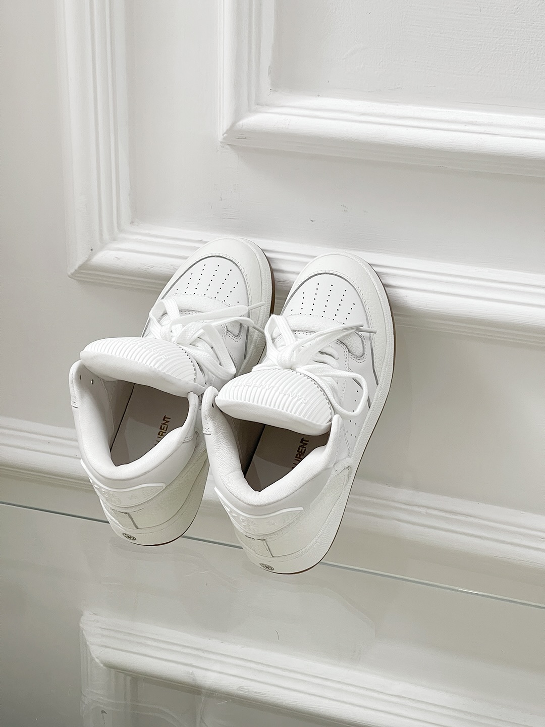 Saint Laurent’s Saint Roland Sneakers: Fashion’s New Classic White Shoes - 图片 6