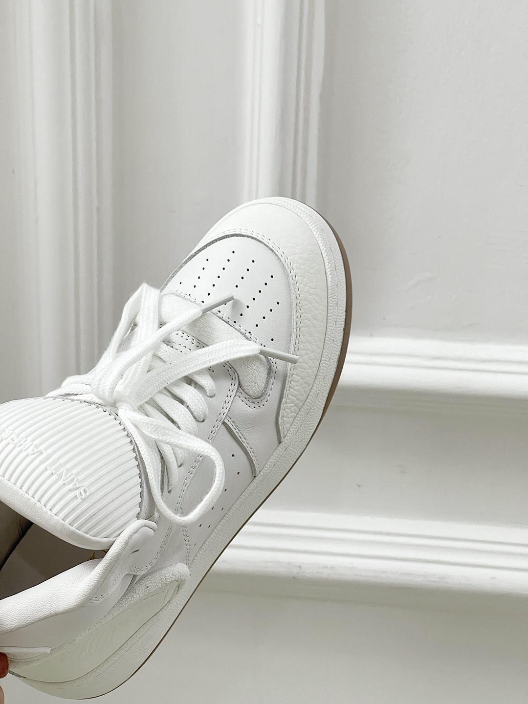 Saint Laurent’s Saint Roland Sneakers: Fashion’s New Classic White Shoes - 图片 8