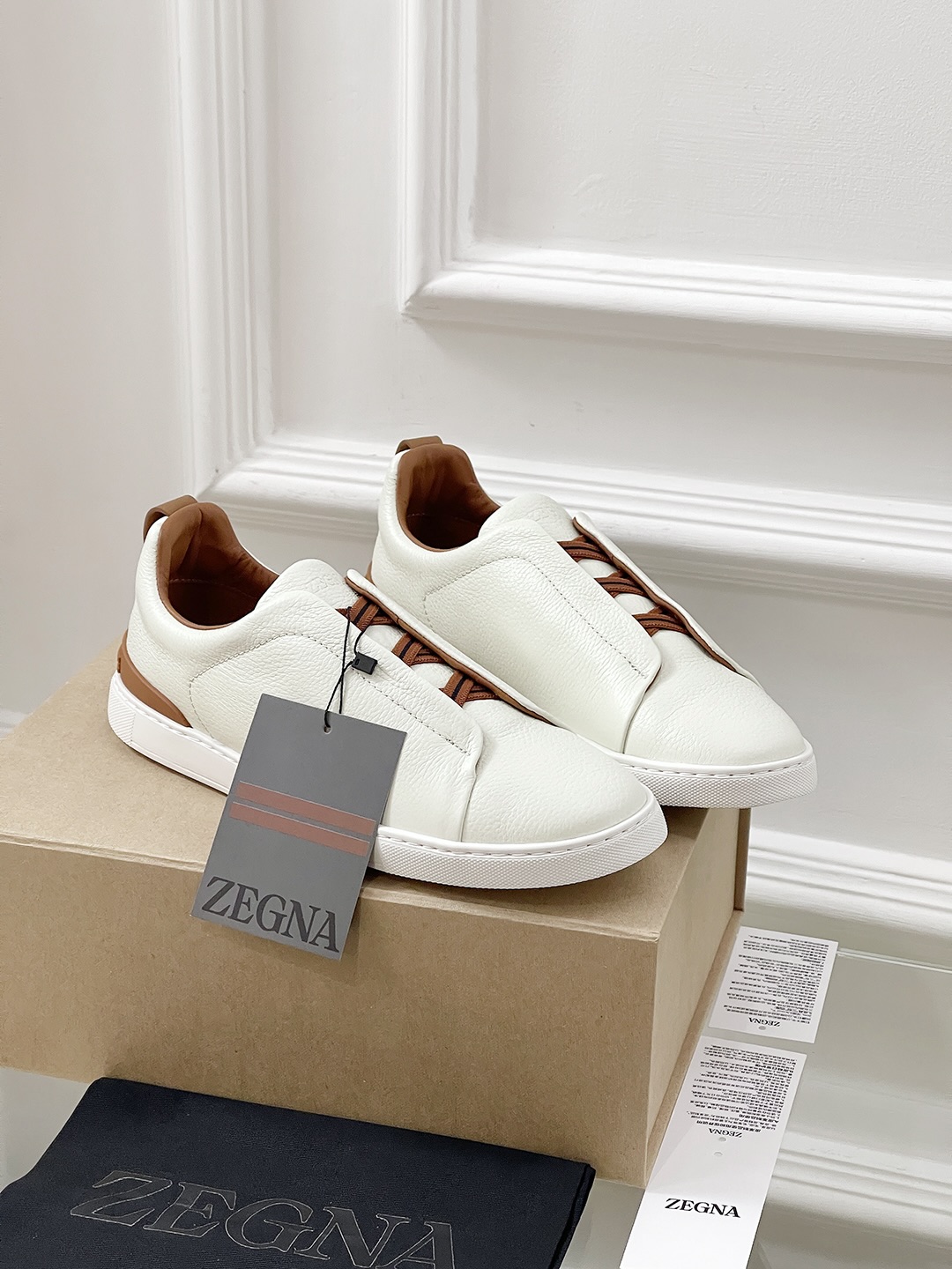 NO:232689,Jenia's new model latest TRIPLE STITCH MONTE shoes are comfortable and lightweight, with strong grip and grip in urban daily wear and sports hiking outdoors. Upper material: Yangjing/Cowhide material: Sheepskin Sole material: original molded rubber sole Shoe size purchase: P, casual shoes/sports shoes, zegna, sneakers, cowhide, sheepskin, sheep19860909杰尼亚新款 最新TRIPLE STITCH MONTE鞋款舒适轻便,抓地性强都市日常穿着运动徒步户外好看又舒适 鞋面材质:羊京/牛皮 鞋里材质:羊皮 鞋底材质:原版开模橡胶大底 鞋码选购:P,休闲鞋/运动鞋,zegna,sneakers,cowhide,sheepskin,sheep,Women's Shoes