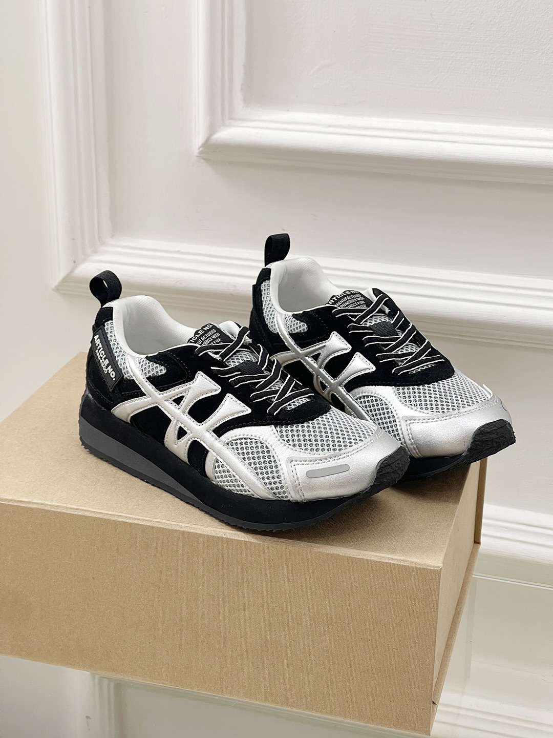 NO:232668,25SS new casual shoes, comfortable and lighter on the feet, built-in soft and elastic insoles can easily increase the height by 3.5 cm, and the cloud-like comfort is unprecedented, suitable for all commuting occasions. The simple and retro style takes into account details and innovation, which is more suitable for you who pursue quality and fashion, who defines outstanding style and interprets free attitude. There are so many color schemes that look so good!  Upper material top layer cowhide/mesh fabric shoe material mesh fabric sole original rubber sole optional size women's model 35-40 (40 customization), casual shoes/sports shoes, sneakers, cowhide1986090925SS 新品休闲鞋 上脚舒适脚感更轻盈,内置软弹鞋垫轻松增高3.5厘米,云朵般舒适感前所未有,适用于各种通勤场合.简约复古的造型兼顾了细节与创新更加适合追求品质与时髦的你定义出众型格演绎自由态度 超多配色太好看啦！ 鞋面材质头层牛皮/网布 鞋里材质网布 鞋底材质原版橡胶底 可选尺码 女款35-40（40定制）,休闲鞋/运动鞋,sneakers,cowhide,Women's Shoes