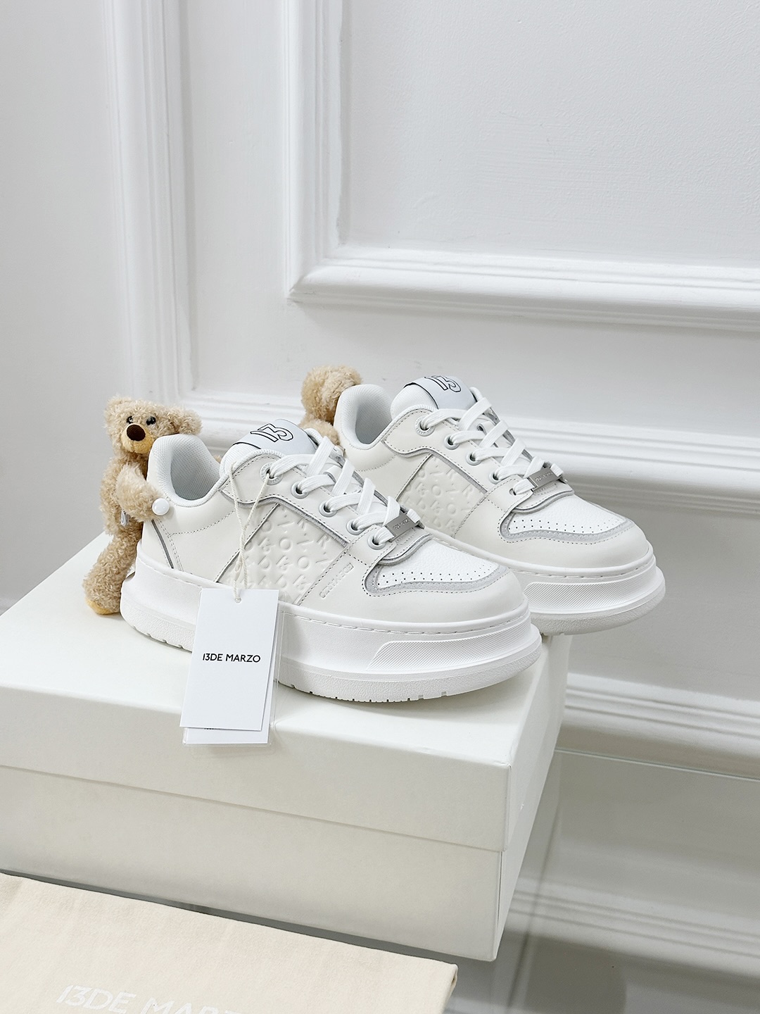 13DE MARZO White Leather Sneakers With Removable Teddy Bear Accent 2 i1742808015980 2576 0 0