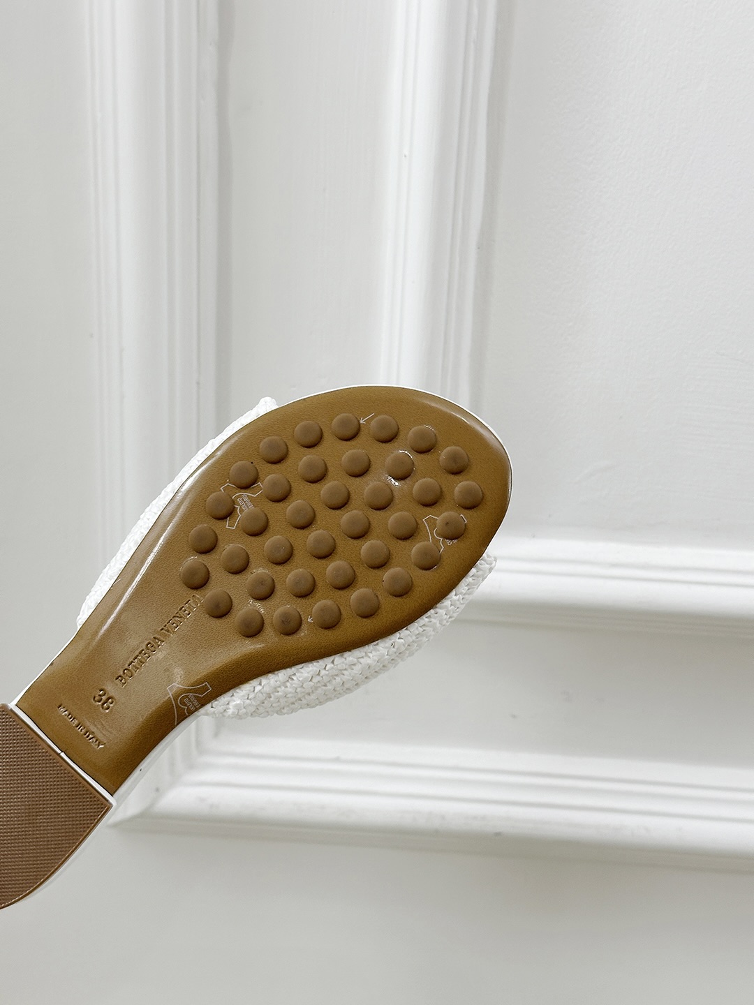 Bottegga Venneeta’s Stylish Sheepskin Shoes: Original, Special, and Chic - 图片 9