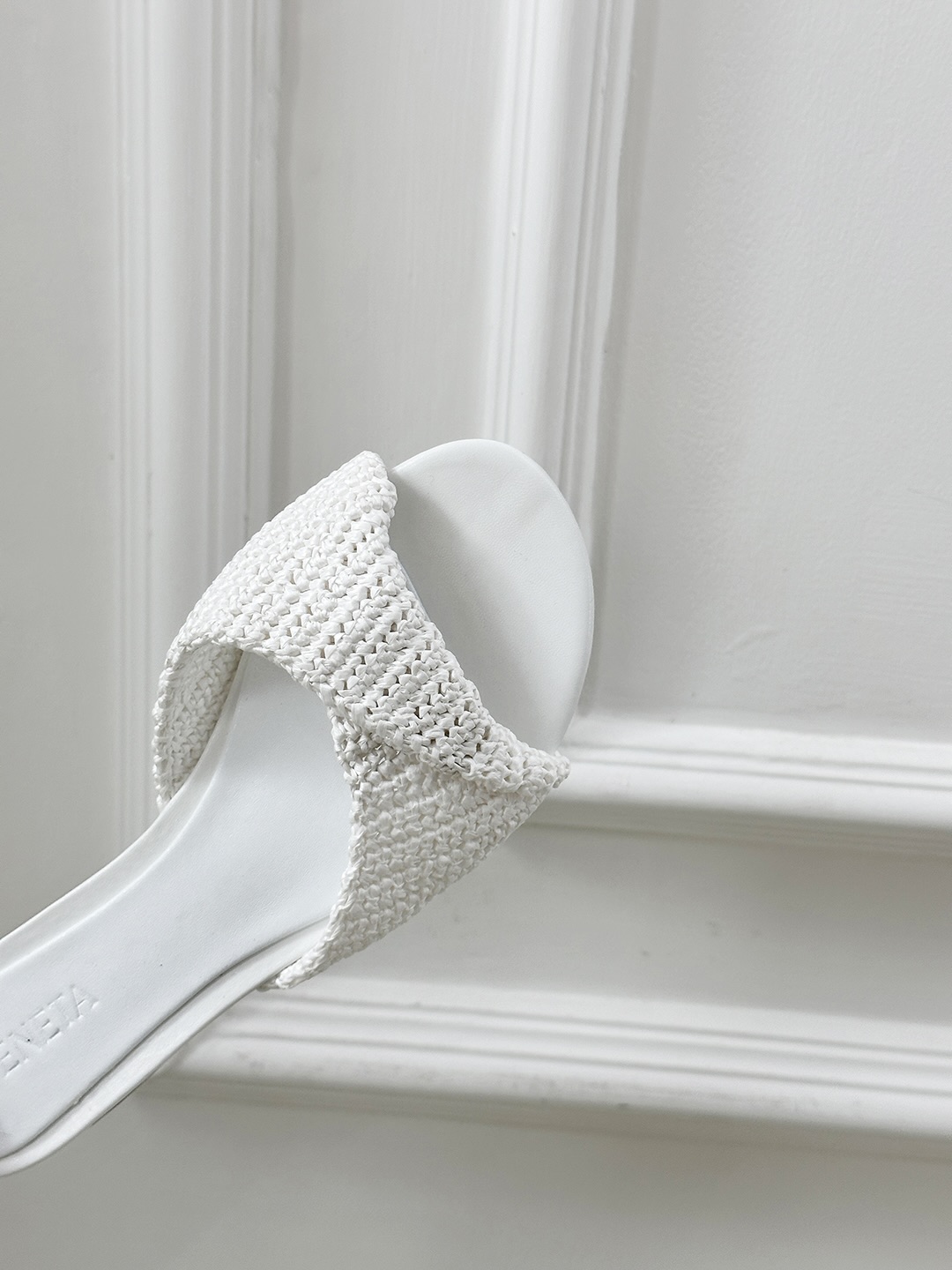 Bottegga Venneeta’s Stylish Sheepskin Shoes: Original, Special, and Chic - 图片 8