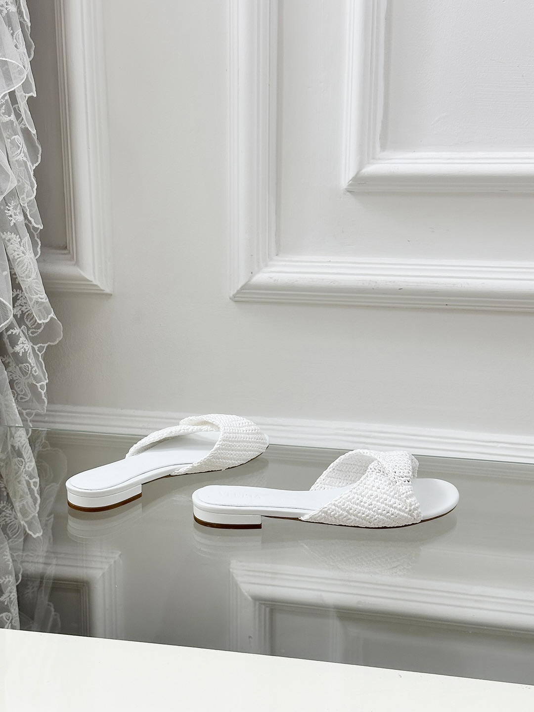 Bottegga Venneeta’s Stylish Sheepskin Shoes: Original, Special, and Chic - 图片 5