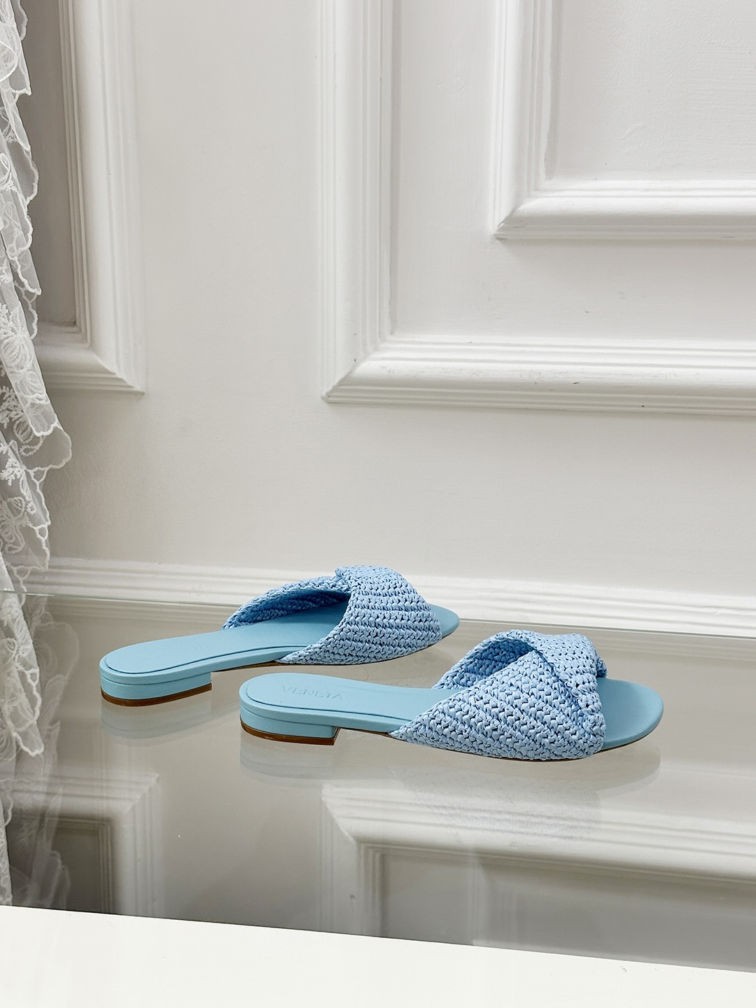 Bottegga Venneeta’s Stylish Shoe Collection with Sheepskin Texture and Various Sizes - 图片 5