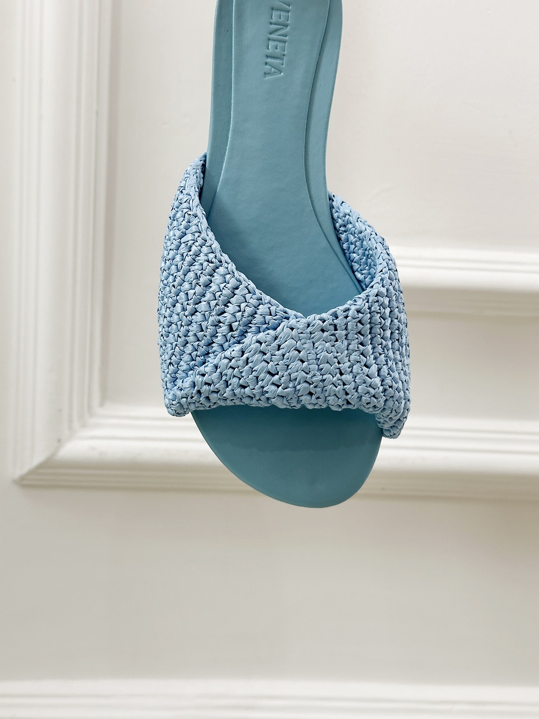 Bottegga Venneeta’s Stylish Shoe Collection with Sheepskin Texture and Various Sizes - 图片 7