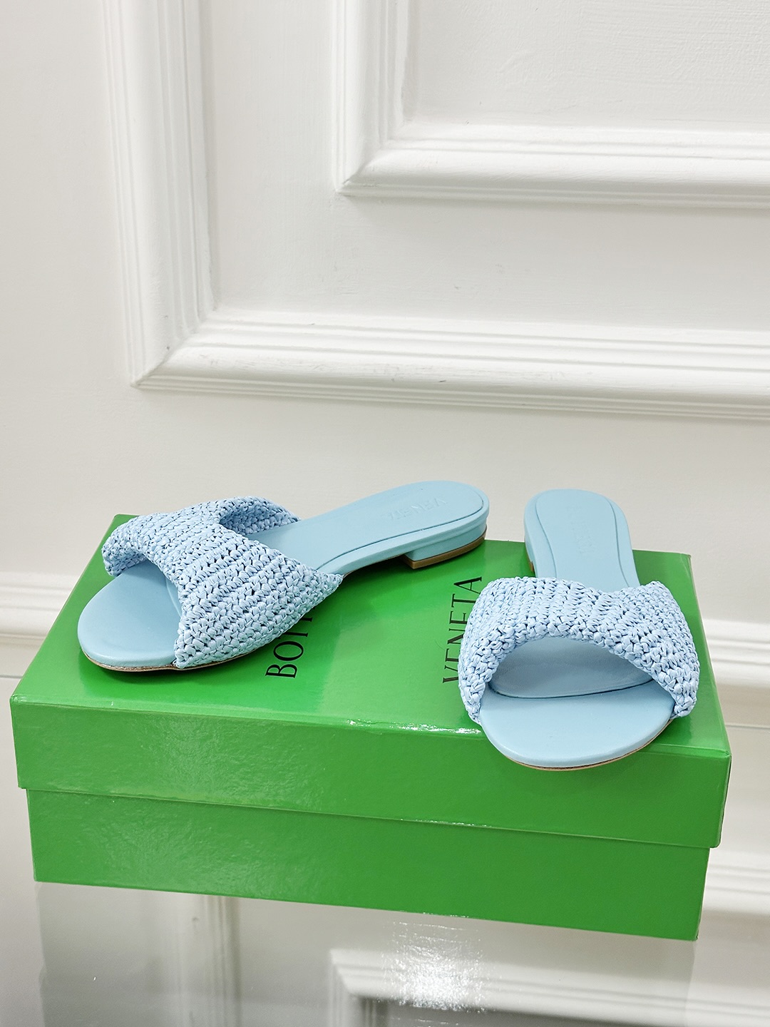 Bottegga Venneeta’s Stylish Shoe Collection with Sheepskin Texture and Various Sizes - 图片 3