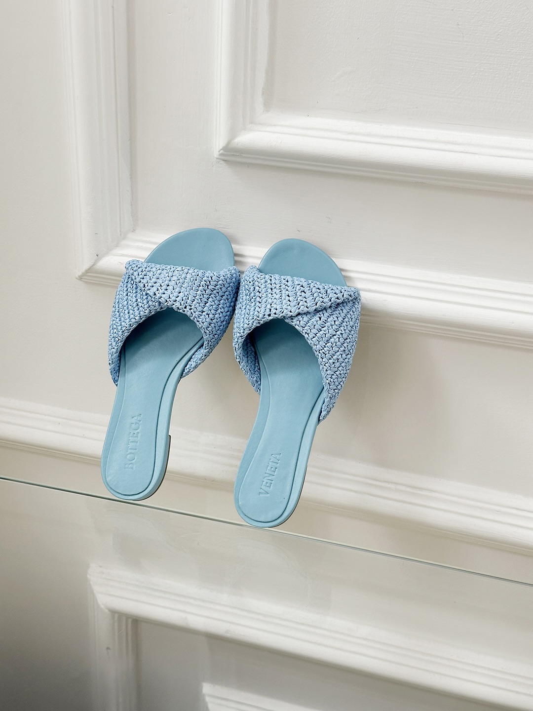 Bottegga Venneeta’s Stylish Shoe Collection with Sheepskin Texture and Various Sizes - 图片 6