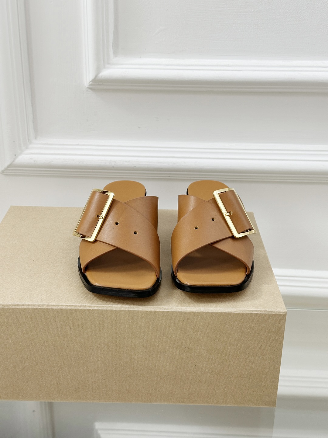 LOEWE Women's Leather Buckle Slide Sandals Elegant Summer Mules 3 i1743324331051 5997 0 1