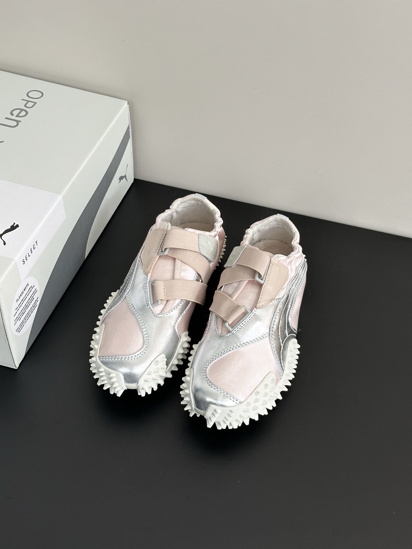 Puma Puma: 25SS Recreational Ballet Shoes with Silk-Skinned Sensory Materials