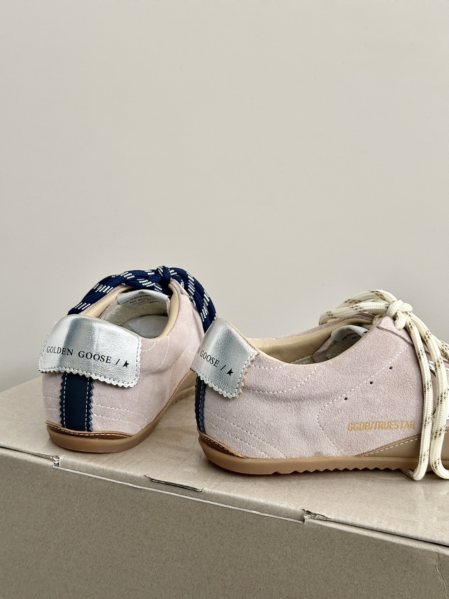 Golden Goose True Star: Retro Style and Performance with Unique Design - 图片 8