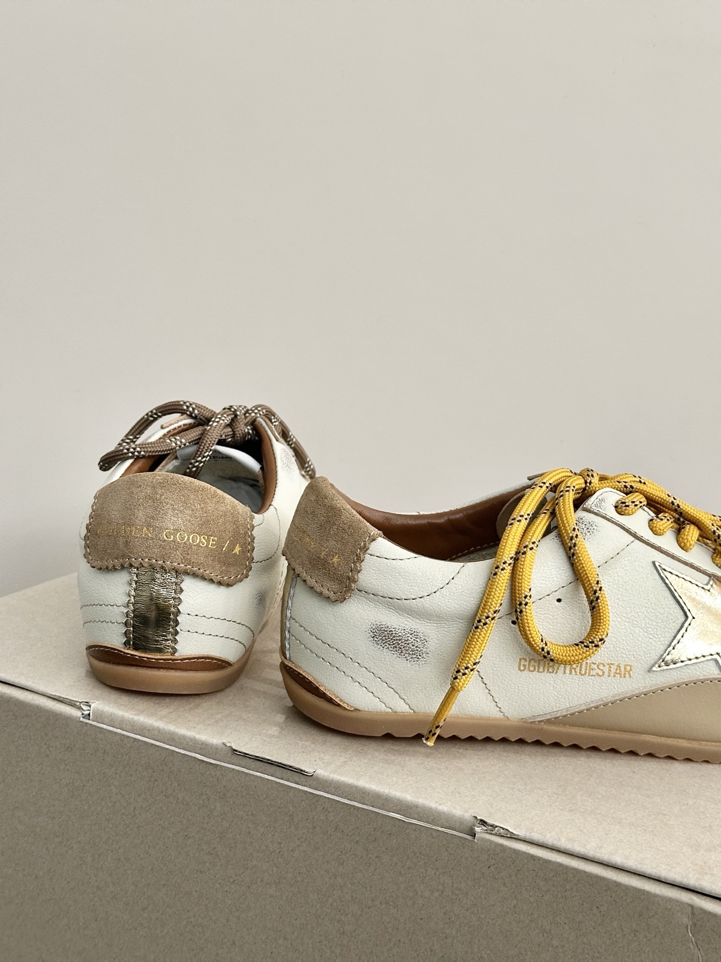 Golden Goose True Star: Retro Style with Modern Twist in Sneaker Design - 图片 8