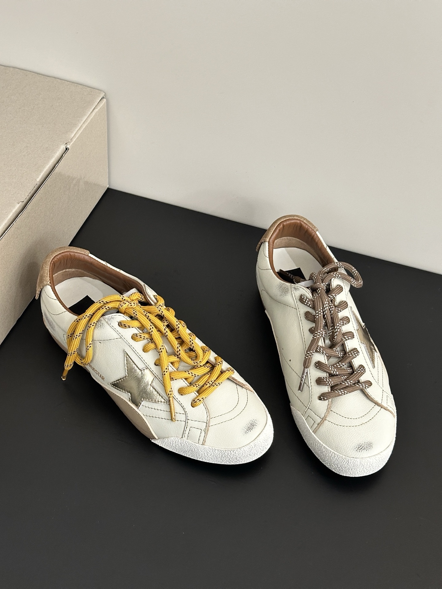 Golden Goose True Star: Retro Style with Modern Twist in Sneaker Design - 图片 2