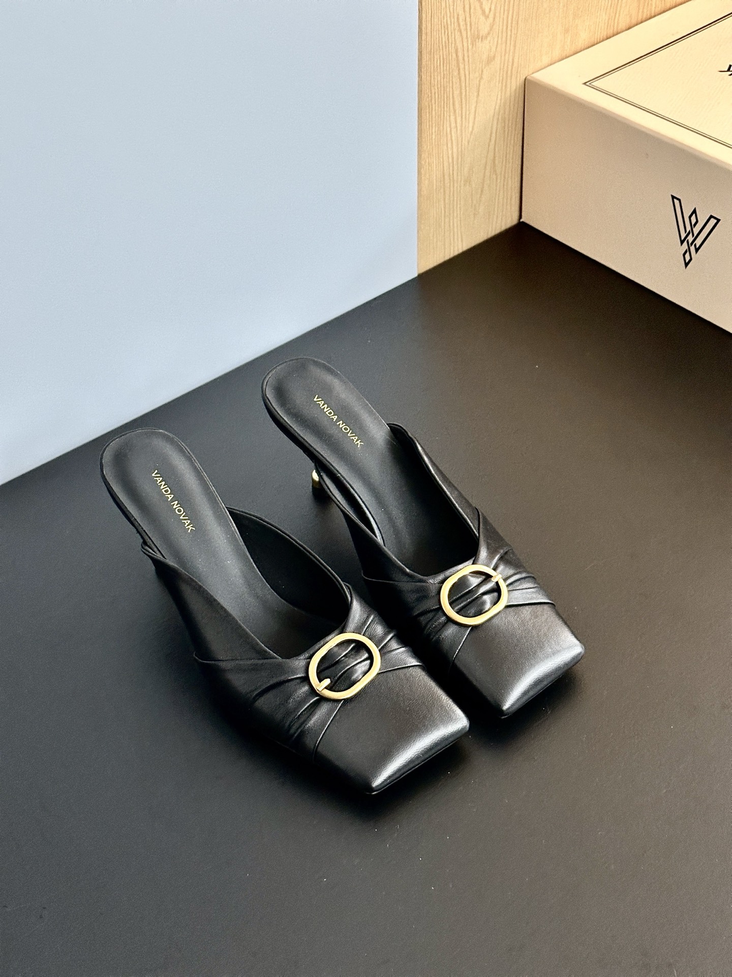 Italian Brand VANDA NOVAK Shoe Series Inspection and Distribution Overview - 图片 5