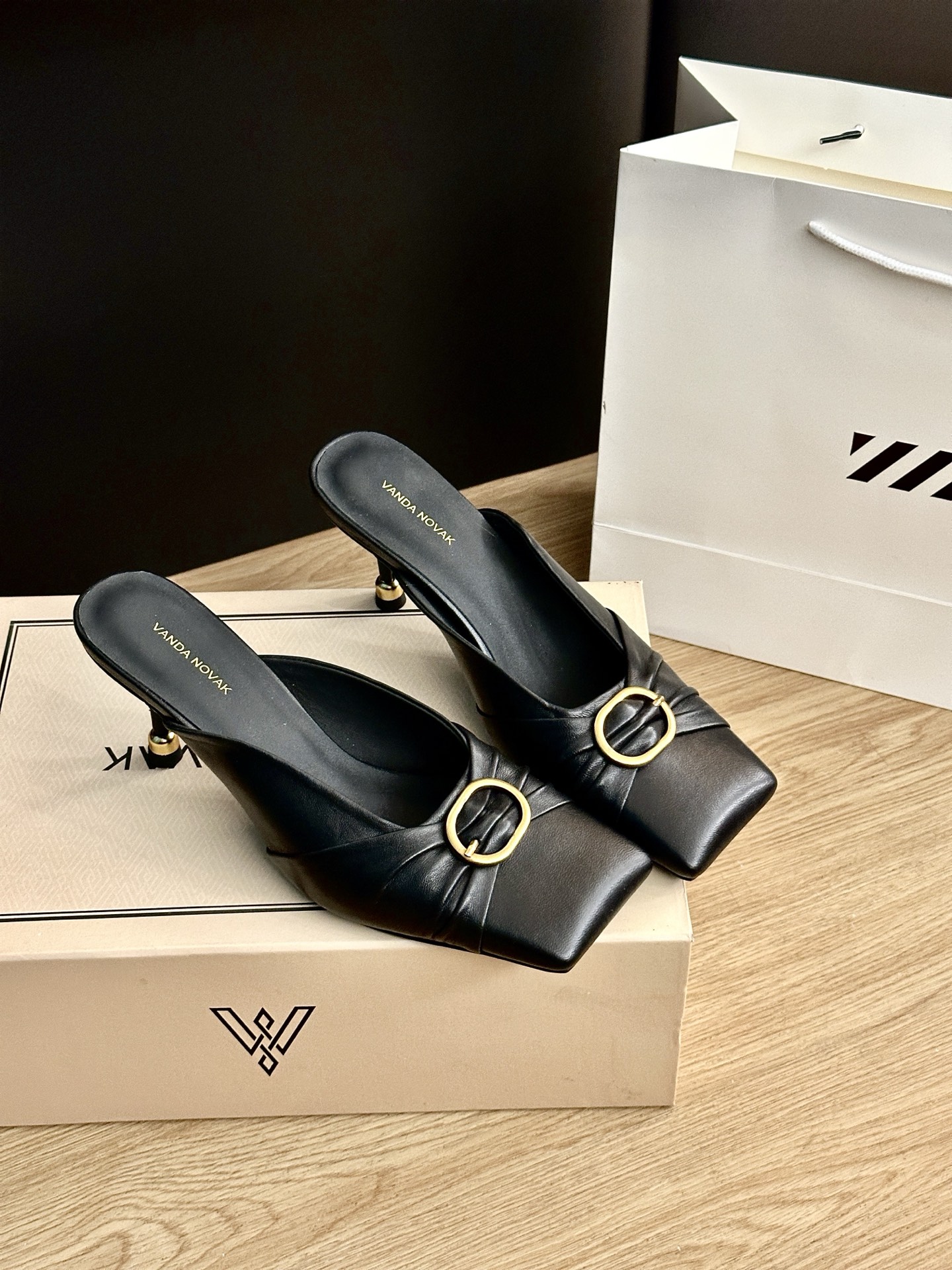 Italian Brand VANDA NOVAK Shoe Series Inspection and Distribution Overview - 图片 4