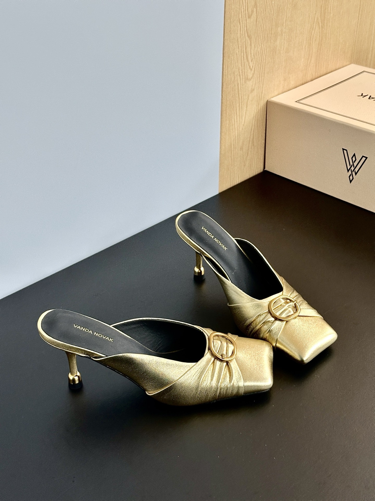 Italian Brand VANDA NOVAK Shoe Series: High-Sense Style for Overseas Fashionistas