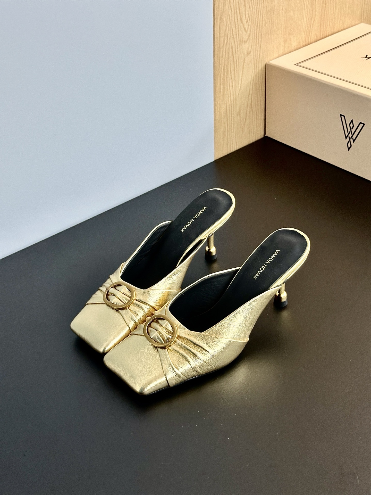 Italian Brand VANDA NOVAK Shoe Series: High-Sense Style for Overseas Fashionistas - 图片 6