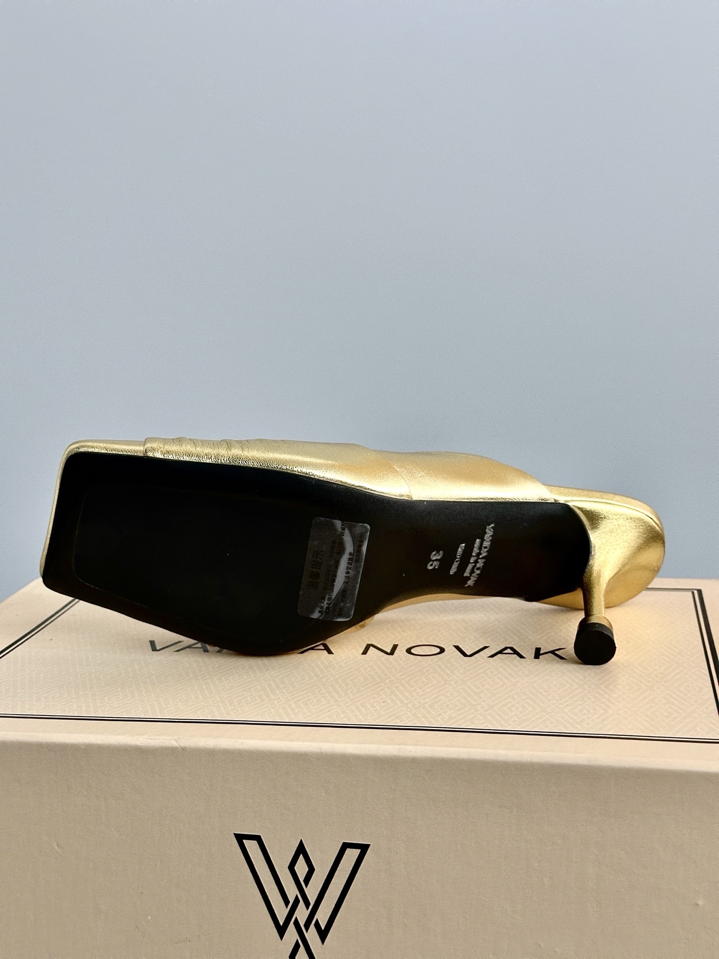 Italian Brand VANDA NOVAK Shoe Series: High-Sense Style for Overseas Fashionistas - 图片 9
