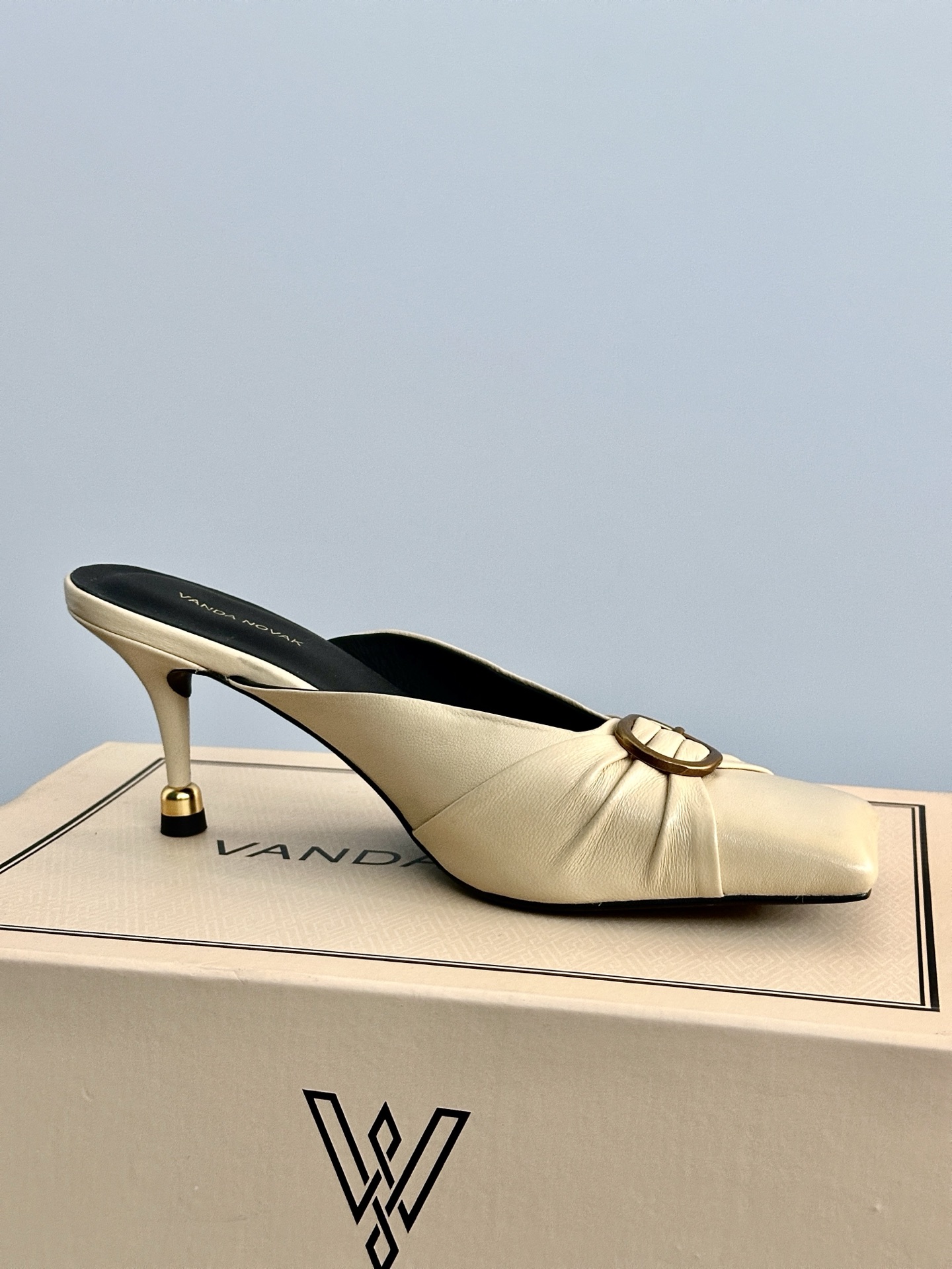 Italian Brand VANDA NOVAK High-Sense Shoe Series with Sheepskin Material - 图片 7