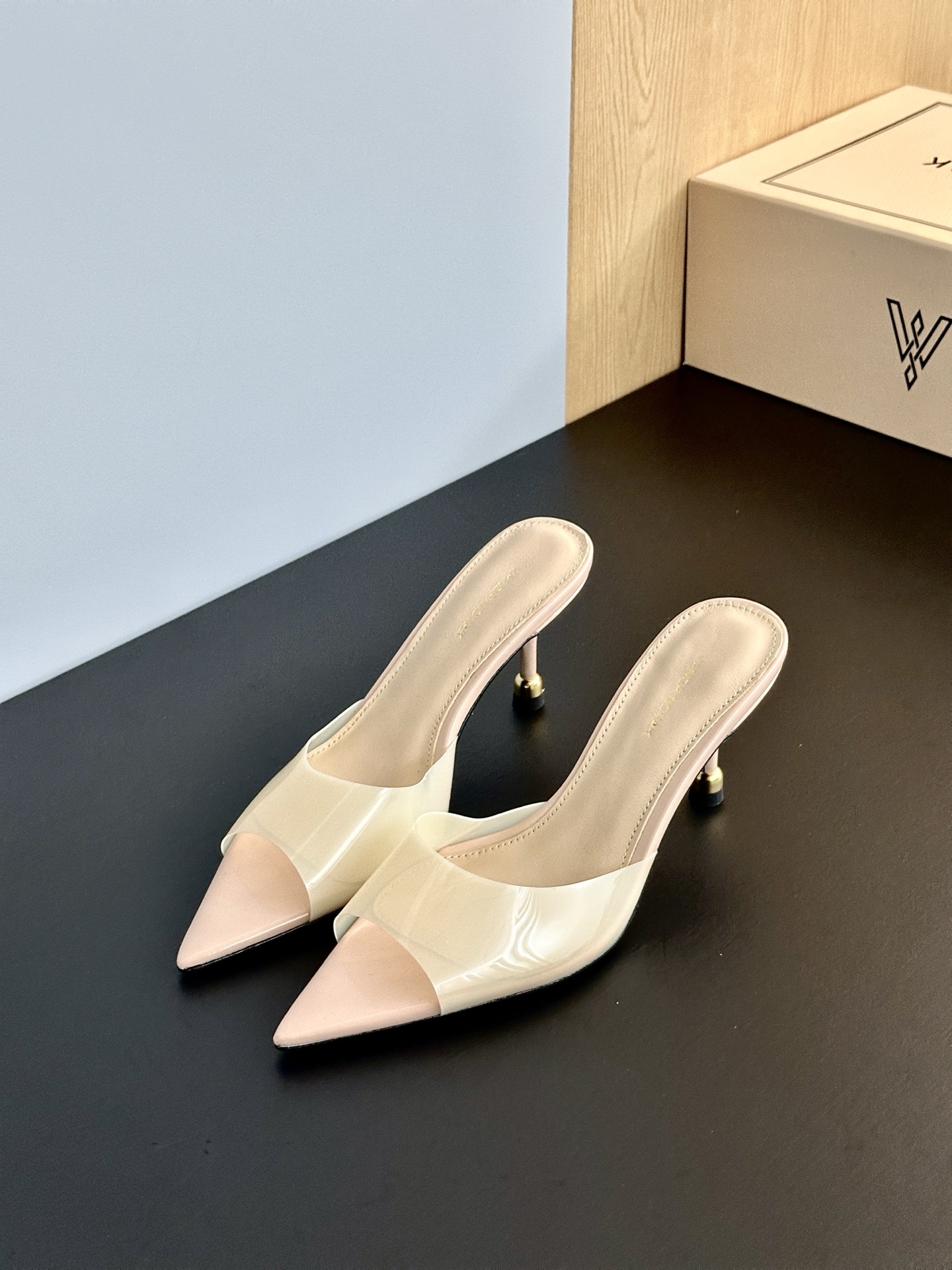 Italian Brand VANDA NOVAK: High-Sense Shoe Series with Unique Design - 图片 6