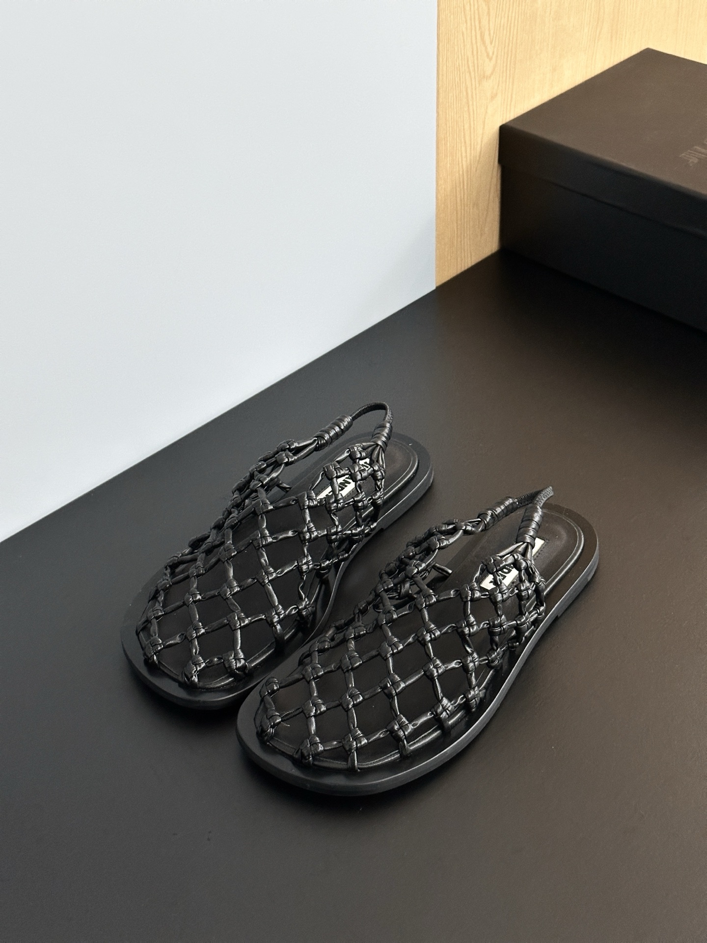Stylish Crochet Sandals with Soft Sheep Knit Fabric and Real Leather Soles - 图片 6