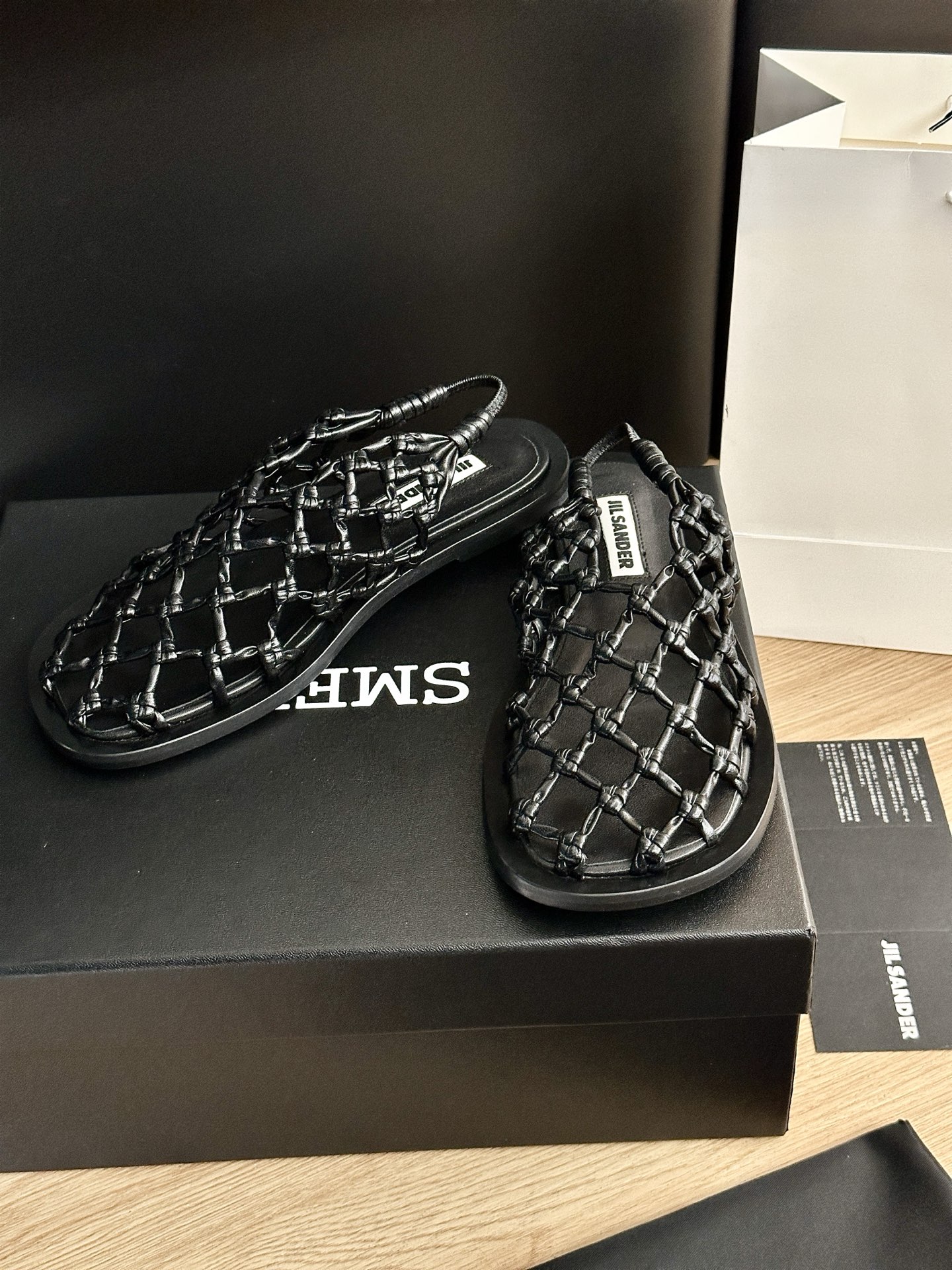 Stylish Crochet Sandals with Soft Sheep Knit Fabric and Real Leather Soles - 图片 2